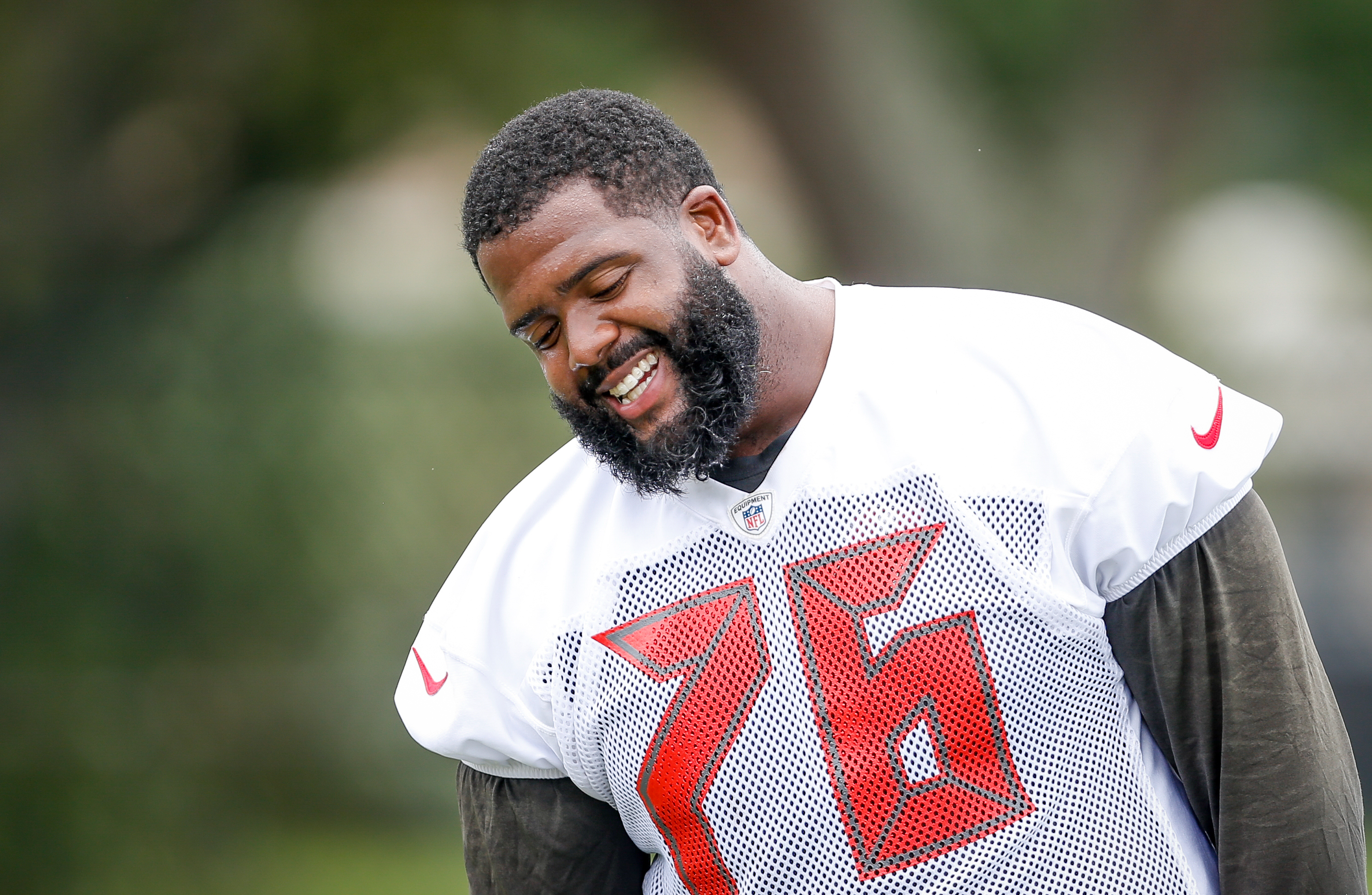 Bucs OT Donovan Smith: Shephard's Beach Resort enforced dress code on me,  not others