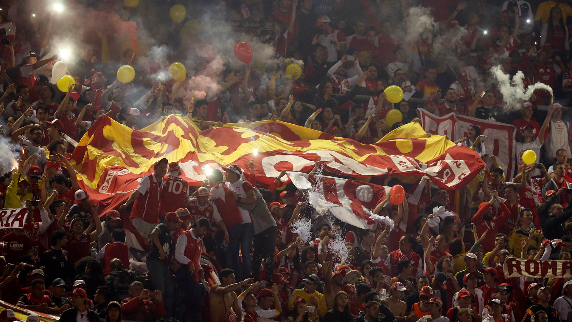 Muchos hinchas colombianos acompañaron a Independiente Santa Fe (Reuters)