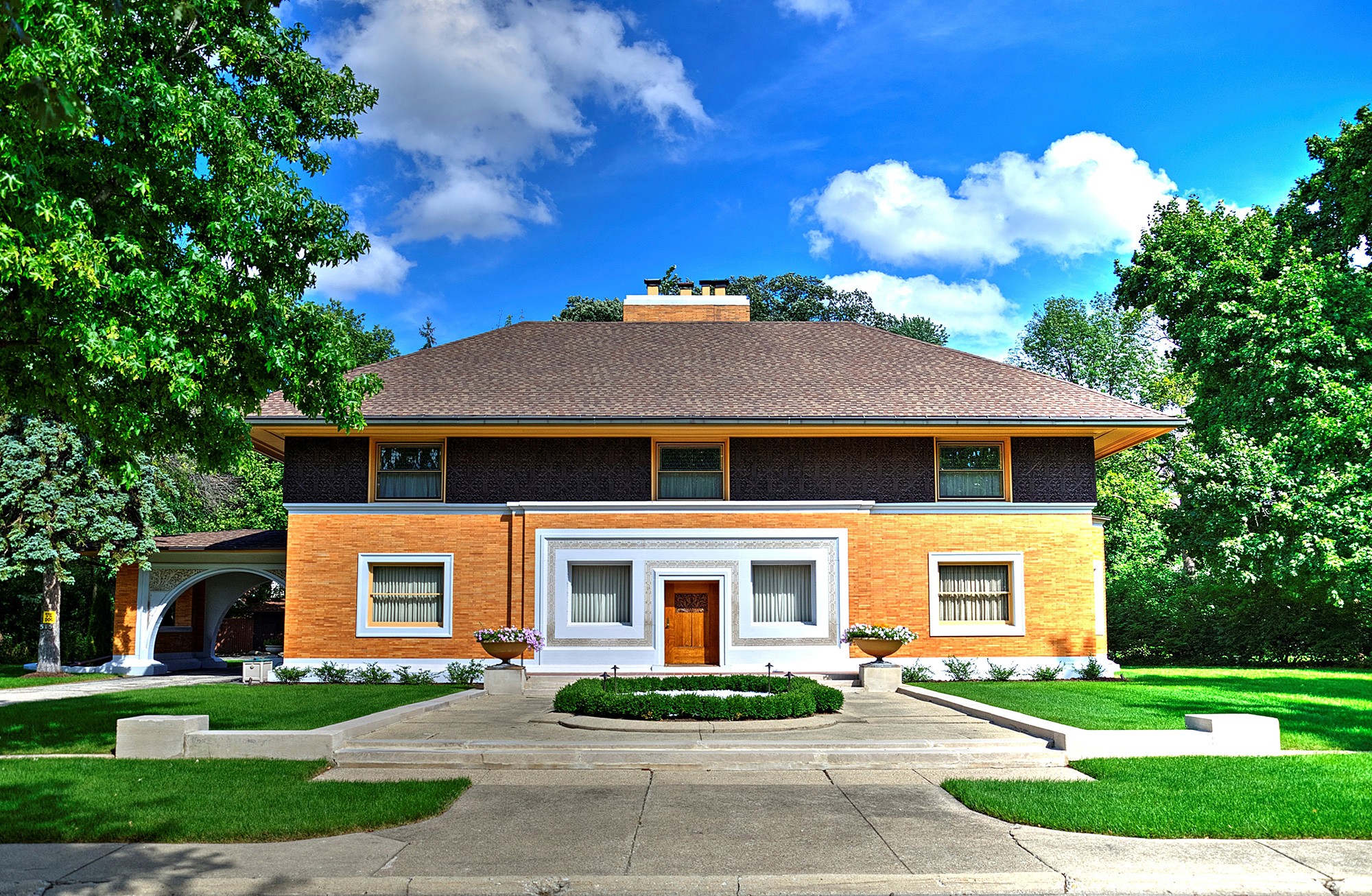 Frank Lloyd Wright Neighborhoods by Bus · Tours · Chicago Architecture