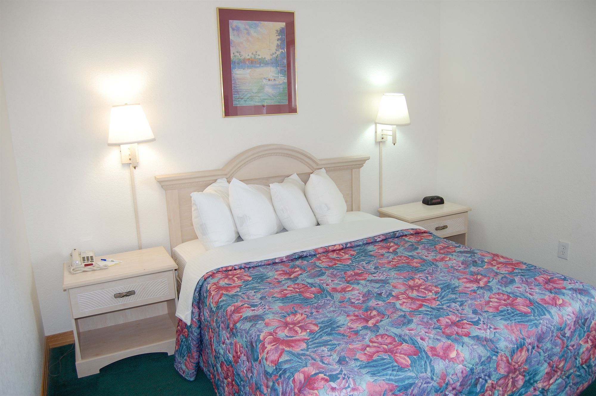 Discount Coupon for Days Inn & Suites Kill Devil Hills Mariner in