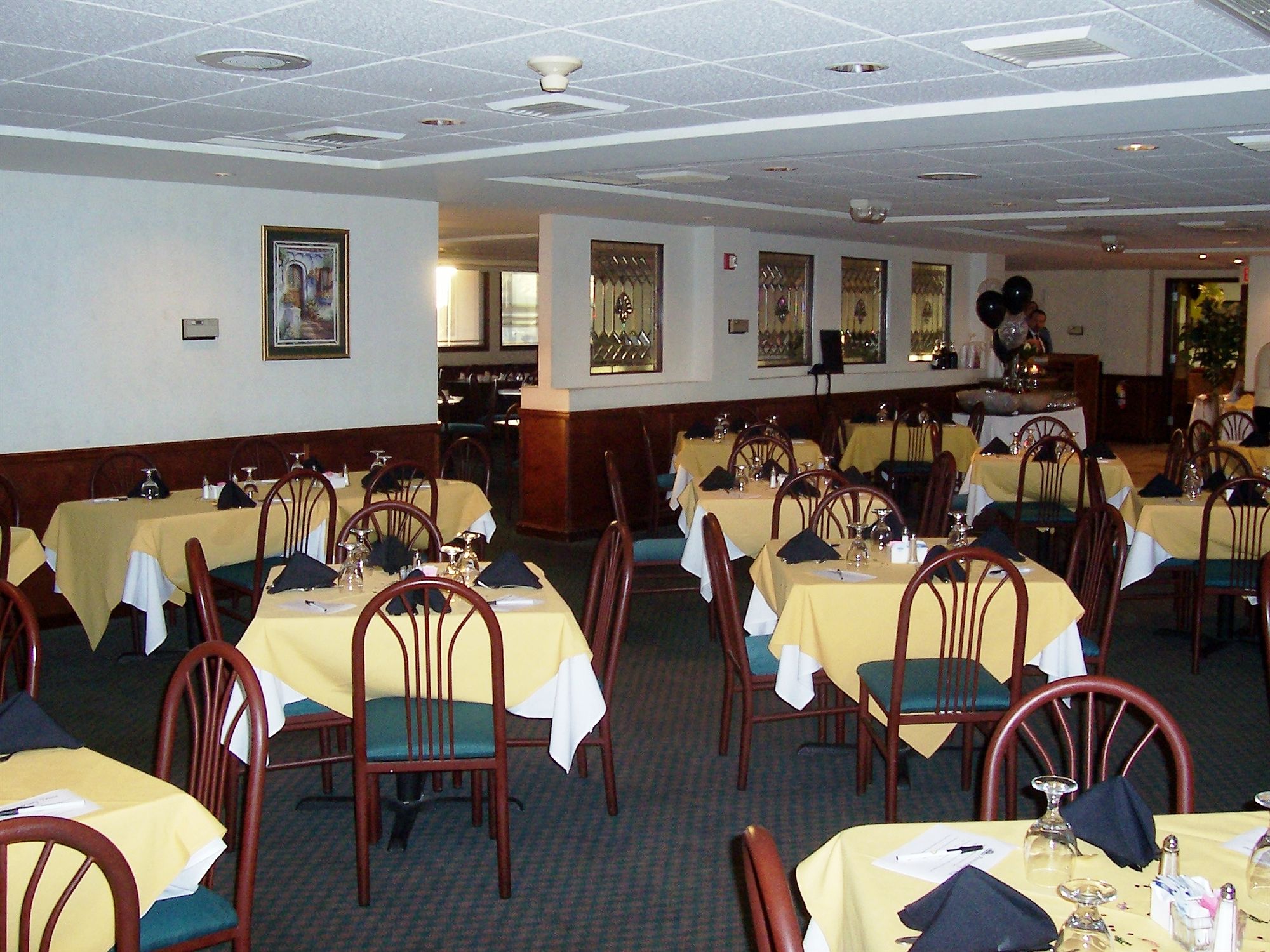 Discount Coupon for Americas Best Value InnColumbia Mall in Columbia, Missouri Save Money!