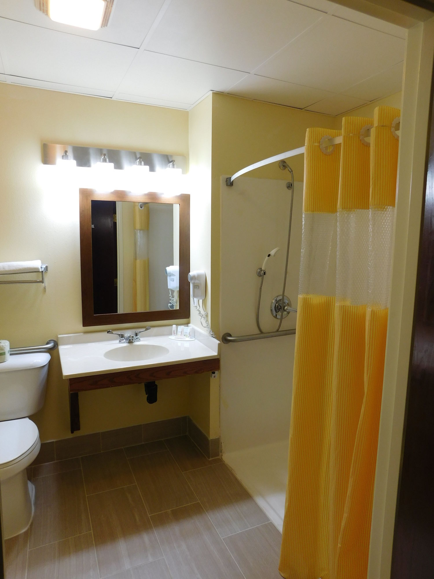 Walcott Hotel Coupons for Walcott, Iowa