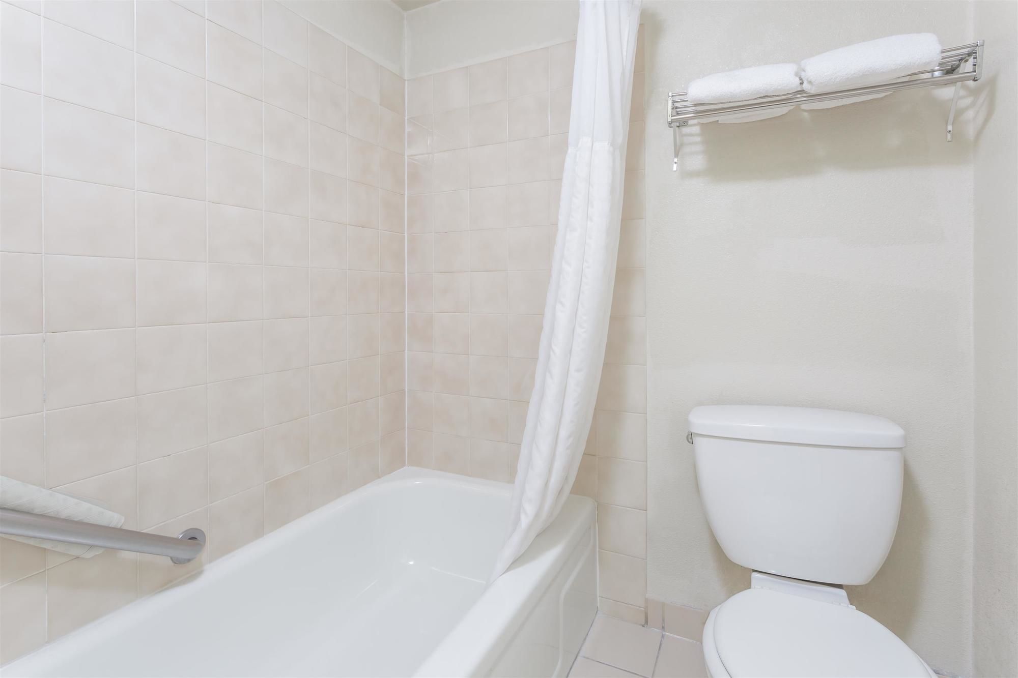 San Bernardino Days Inn Riverside in San Bernardino, ca