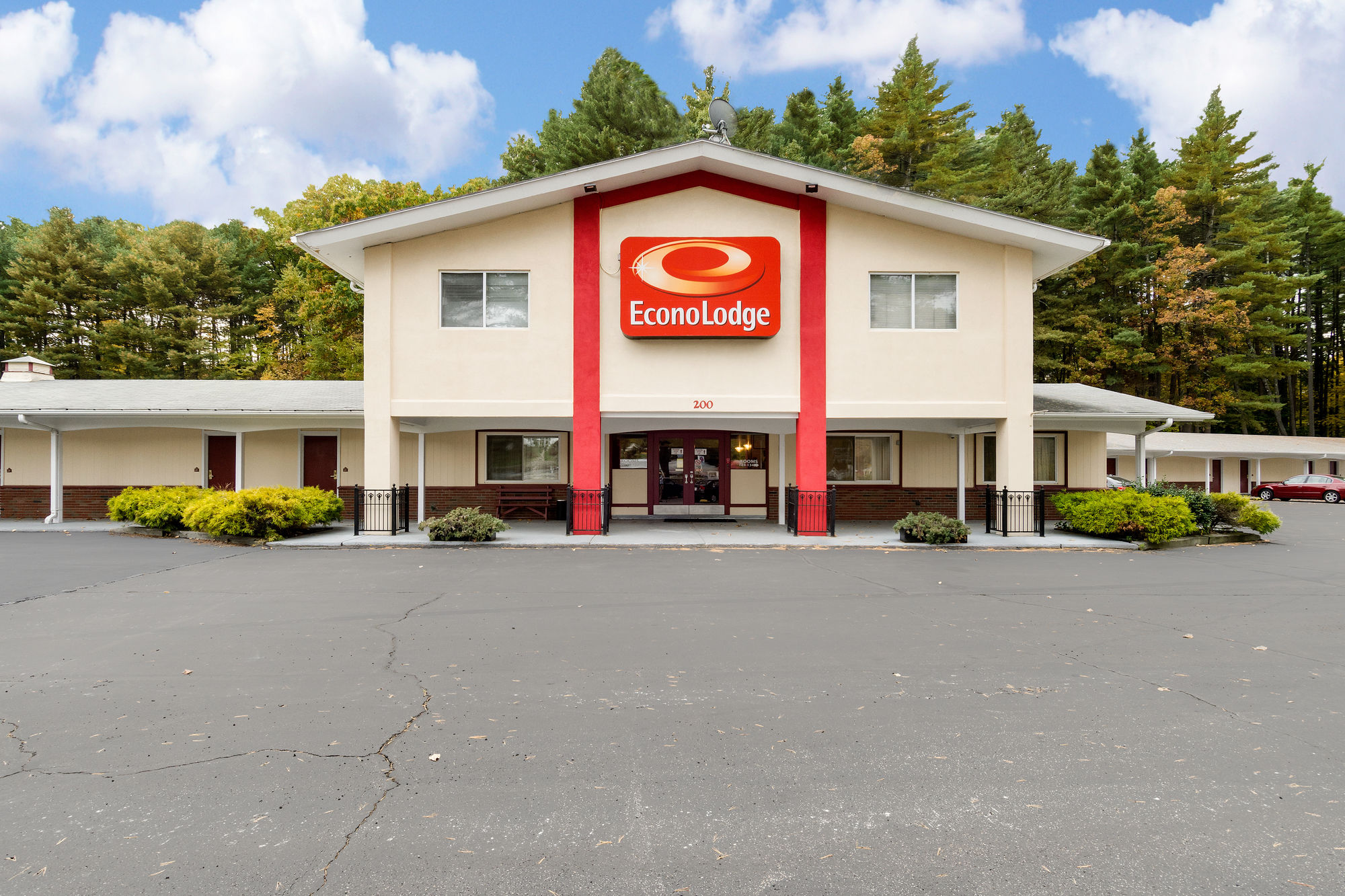 Discount Coupon for Econo Lodge Sutton in Sutton, Massachusetts Save Money!