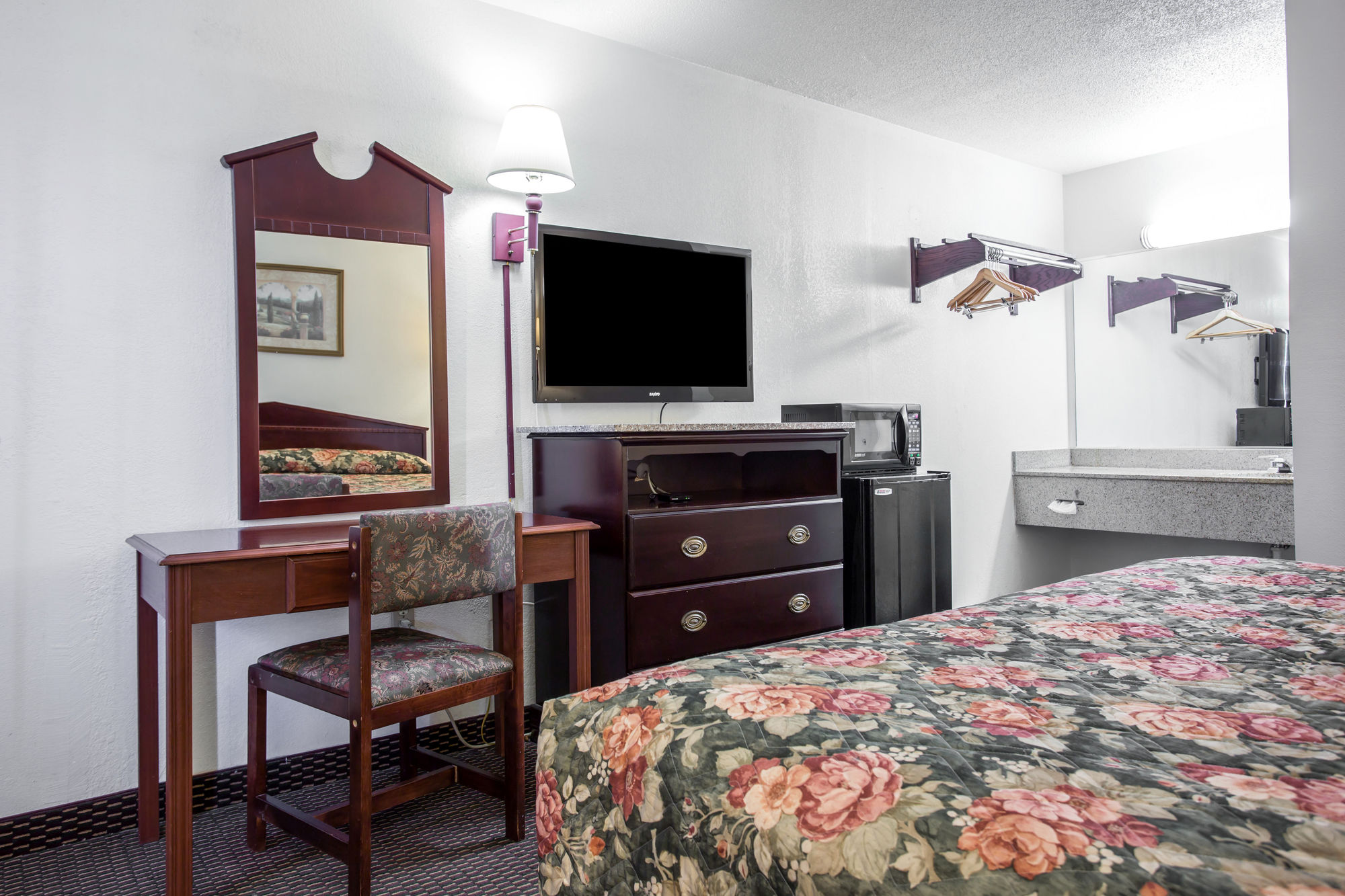 Discount Coupon for Econo Lodge Goose Creek in Goose Creek, South