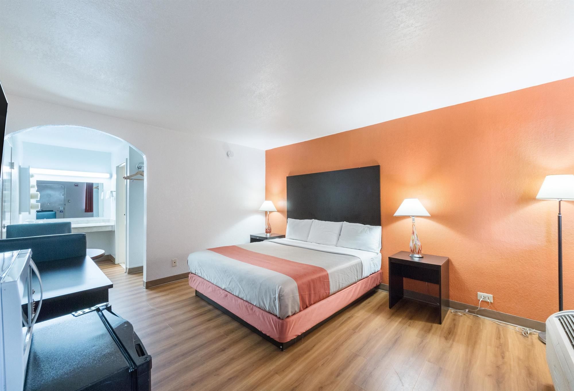 Discount Coupon for Motel 6 San Antonio I10 West in San Antonio, Texas