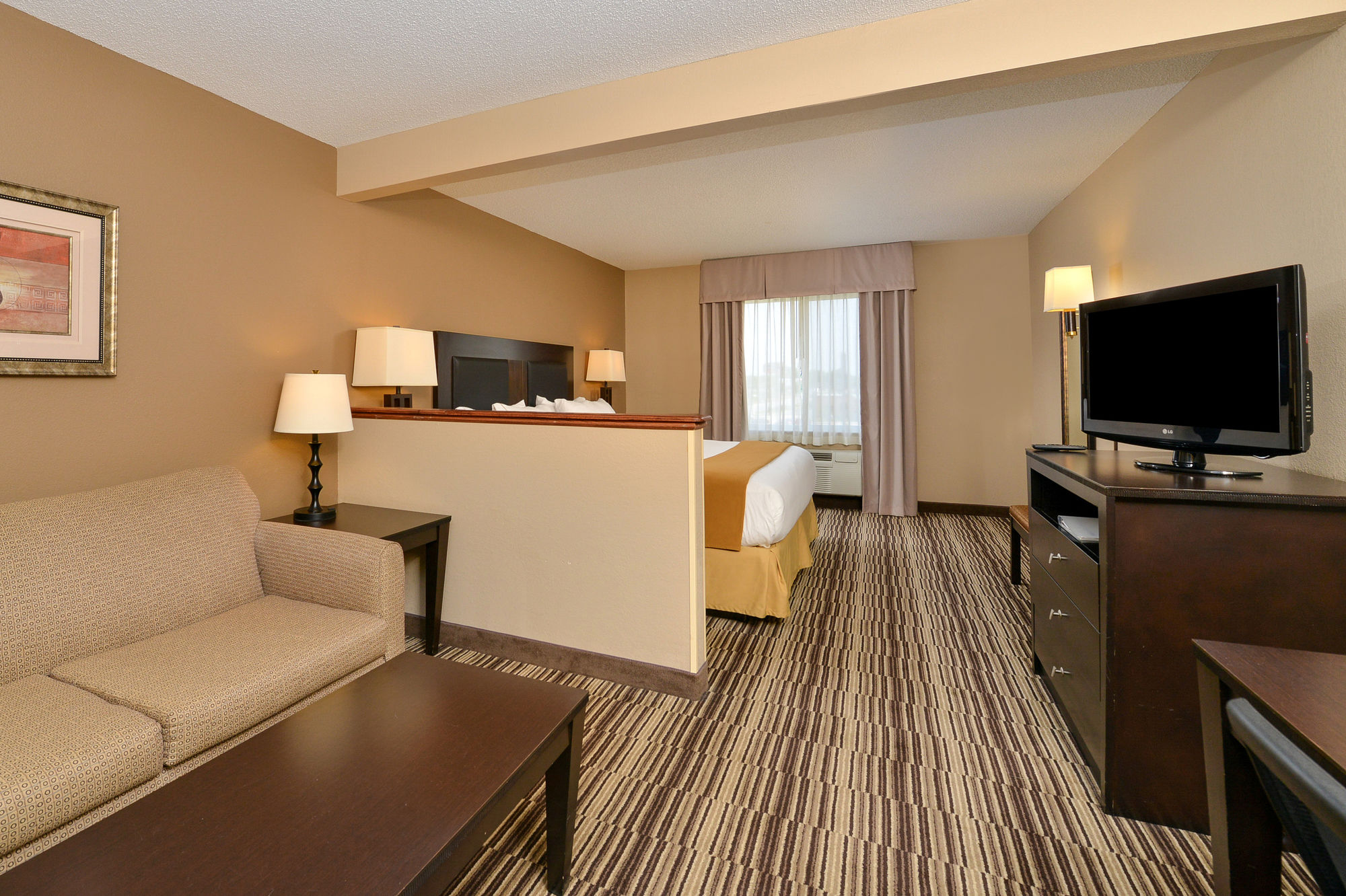 Discount Coupon for Holiday Inn Express Hotel & Suites Burlington in