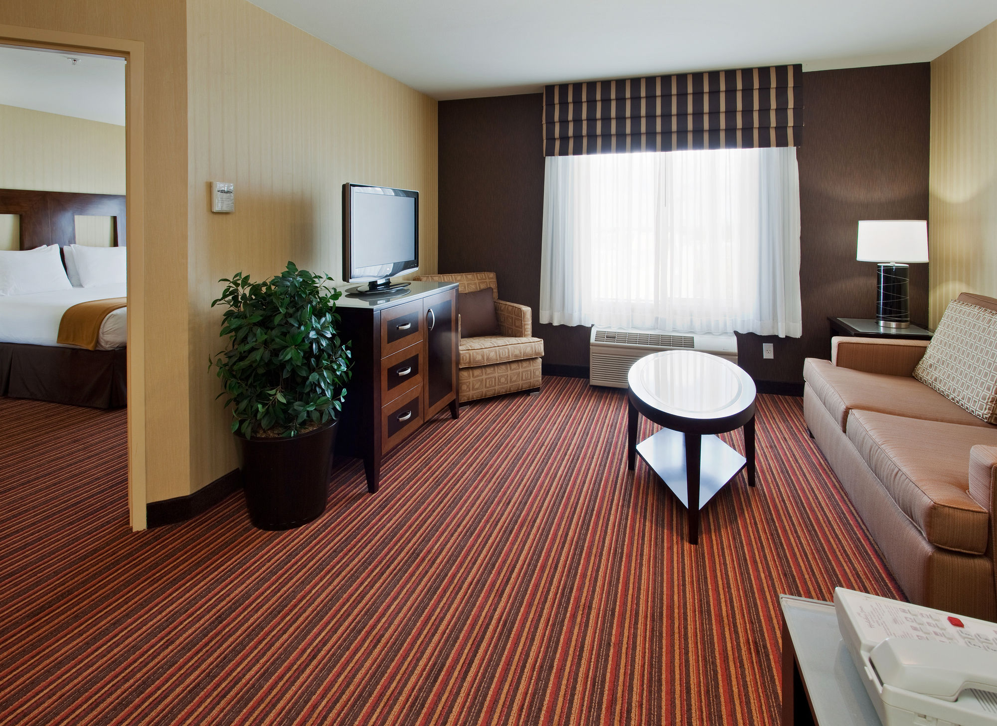 Discount Coupon for Holiday Inn Express Suites Belmont in Belmont