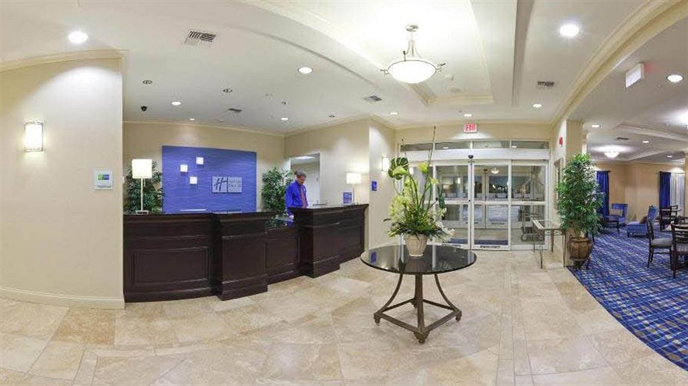 Discount Coupon for Holiday Inn Express Hotel & Suites Fort Pierce West