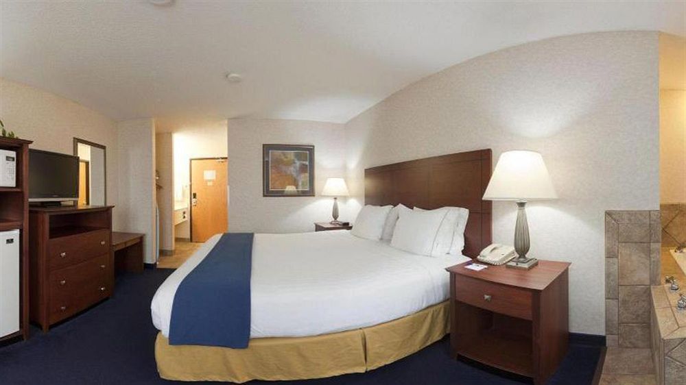 Discount Coupon for Holiday Inn Express Deforest in Deforest, Wisconsin