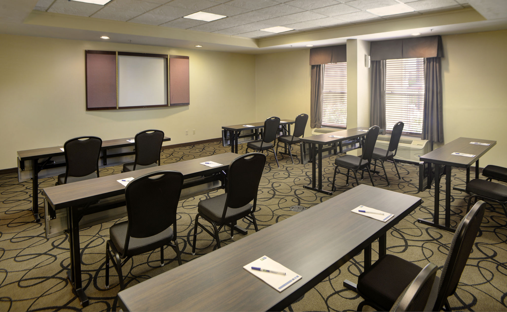 Discount Coupon for Holiday Inn Express Indianapolis South in