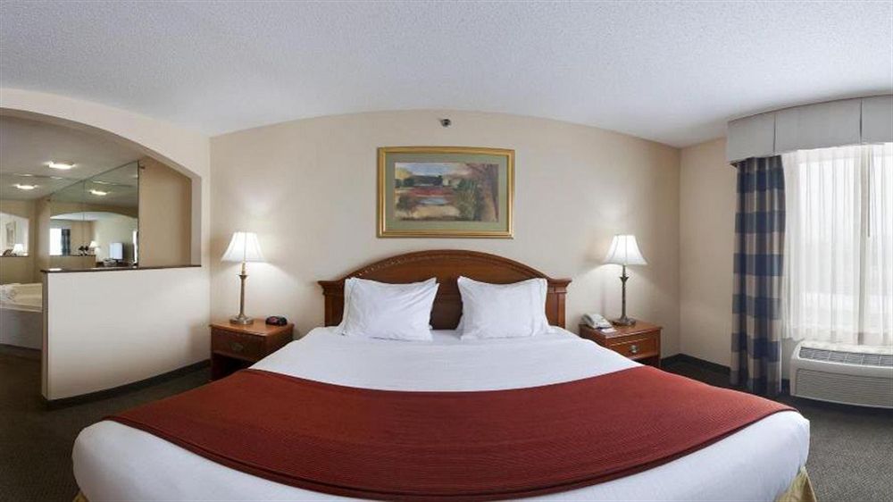 Discount Coupon for Holiday Inn Express Onalaska in Onalaska, Wisconsin