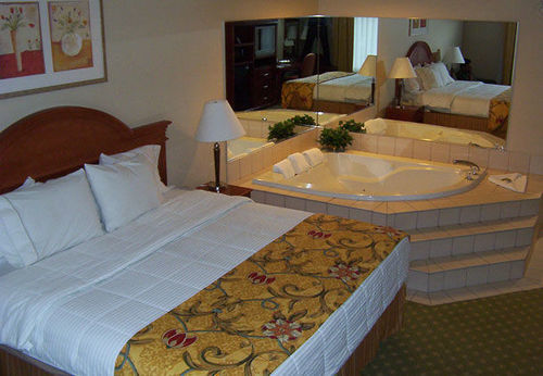 Fairfield Inn & Suites by Marriott Detroit Farmington Hills in Farmington Hills, MI