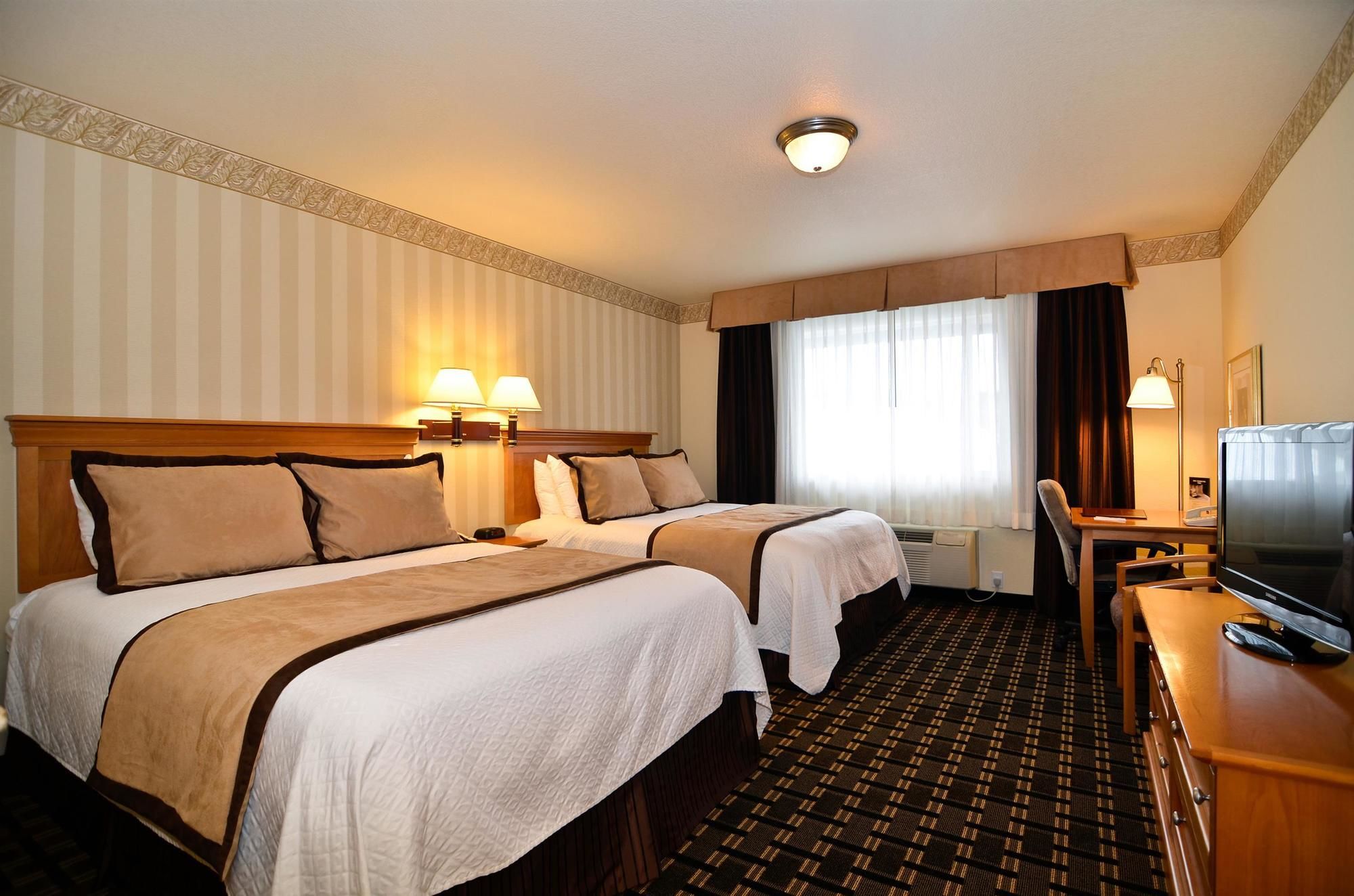 Best Western Plus Edmonds Harbor Inn in Edmonds, WA