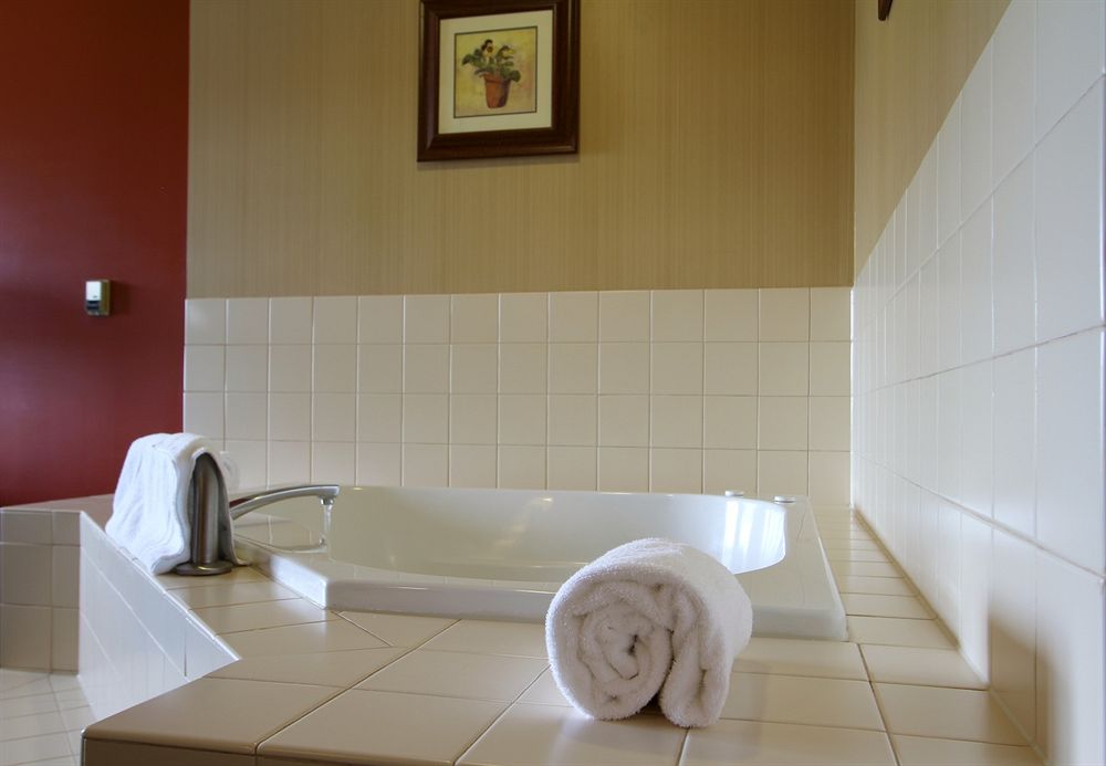 Discount Coupon for Hotel Mead in Wisconsin Rapids, Wisconsin Save Money!