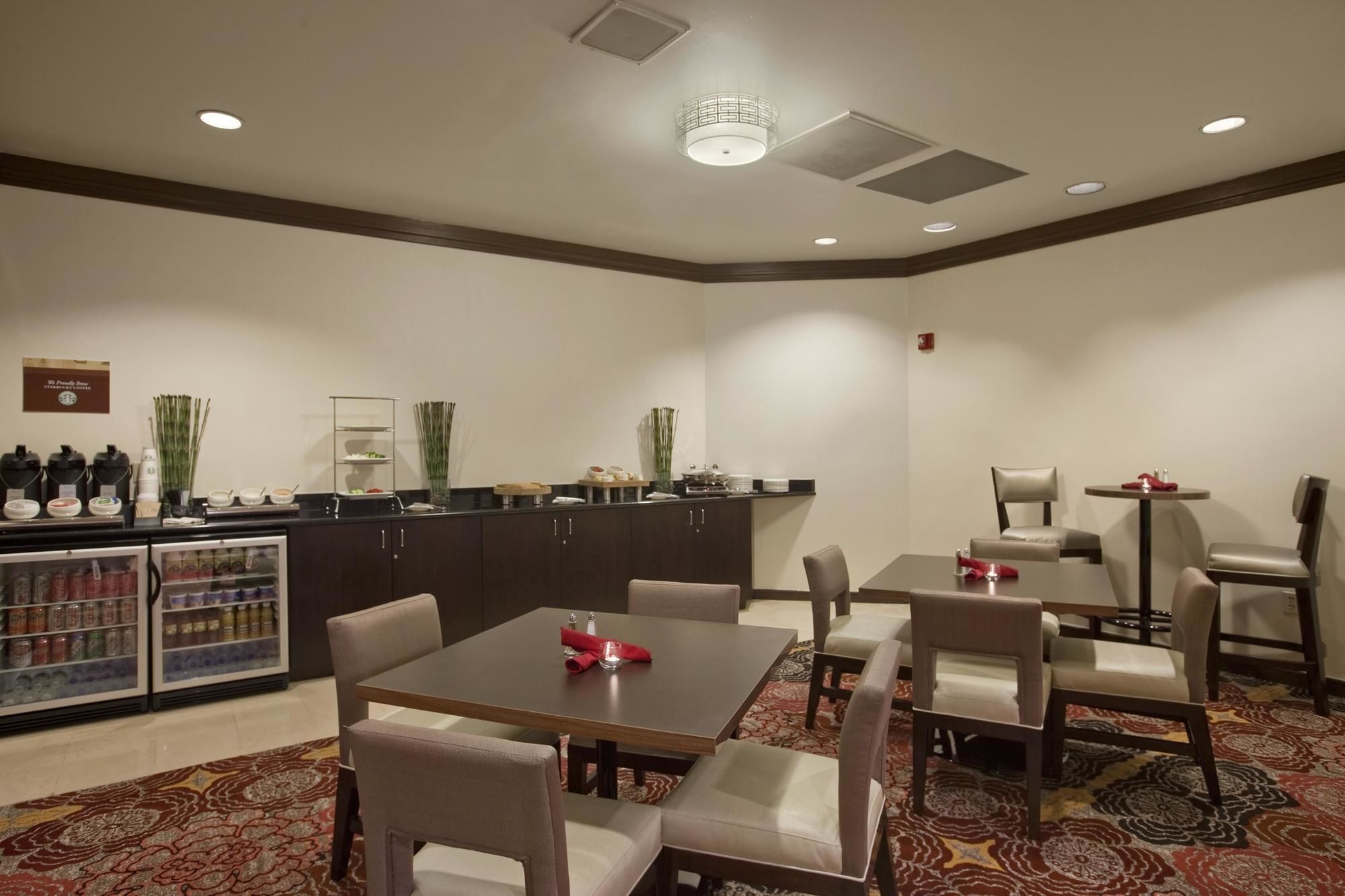 Hilton Auburn Hills Suites