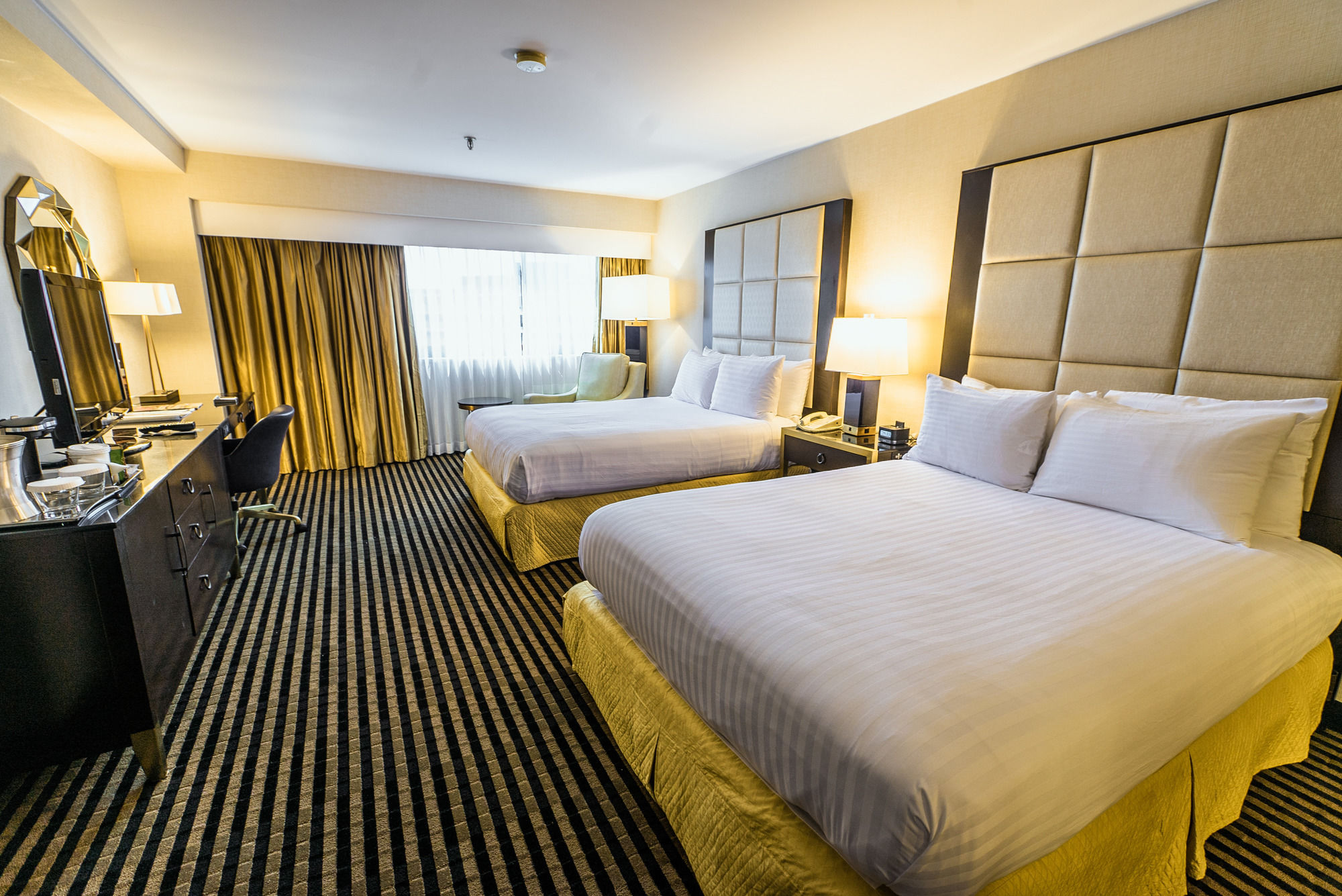 Discount Coupon for APA Hotel Woodbridge in Iselin, New Jersey Save