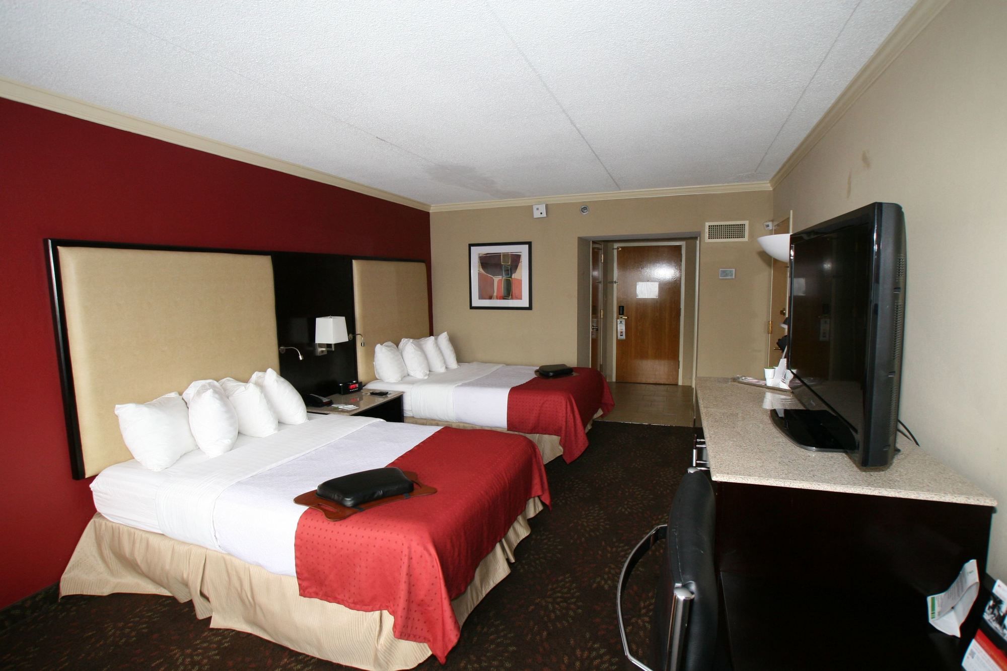 Discount Coupon for Holiday Inn Clinton in Clinton, New Jersey Save
