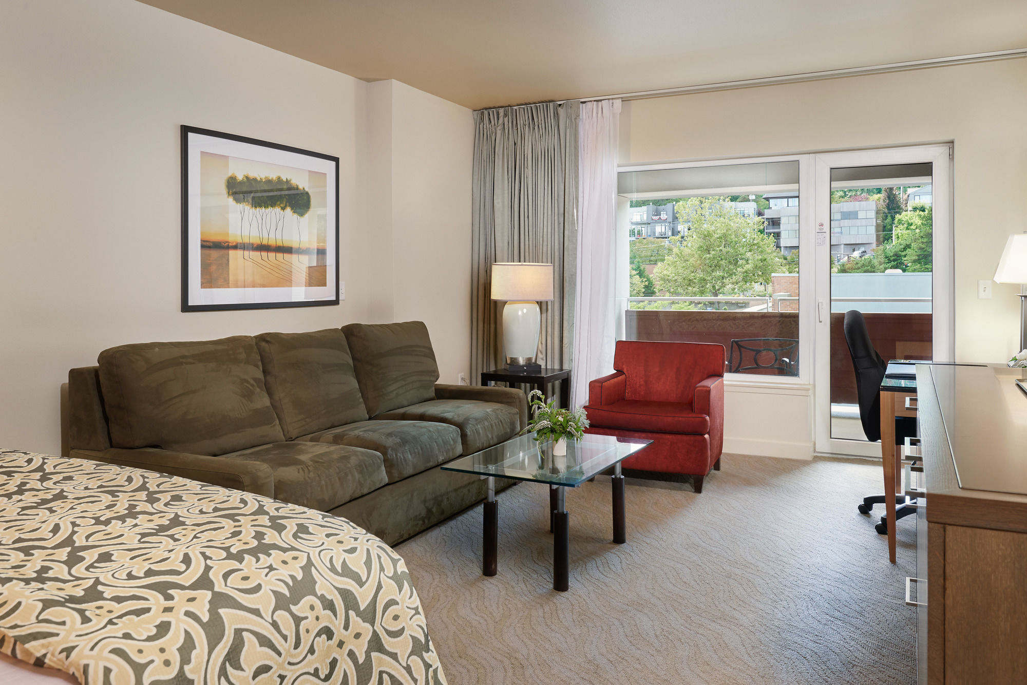 Discount Coupon for River's Edge Hotel & Spa in Portland, Oregon Save