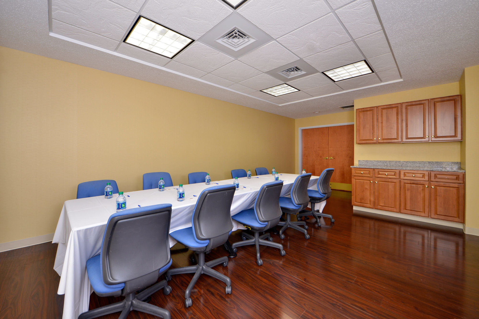 Best Western Plus New England Inn & Suites in Berlin, CT