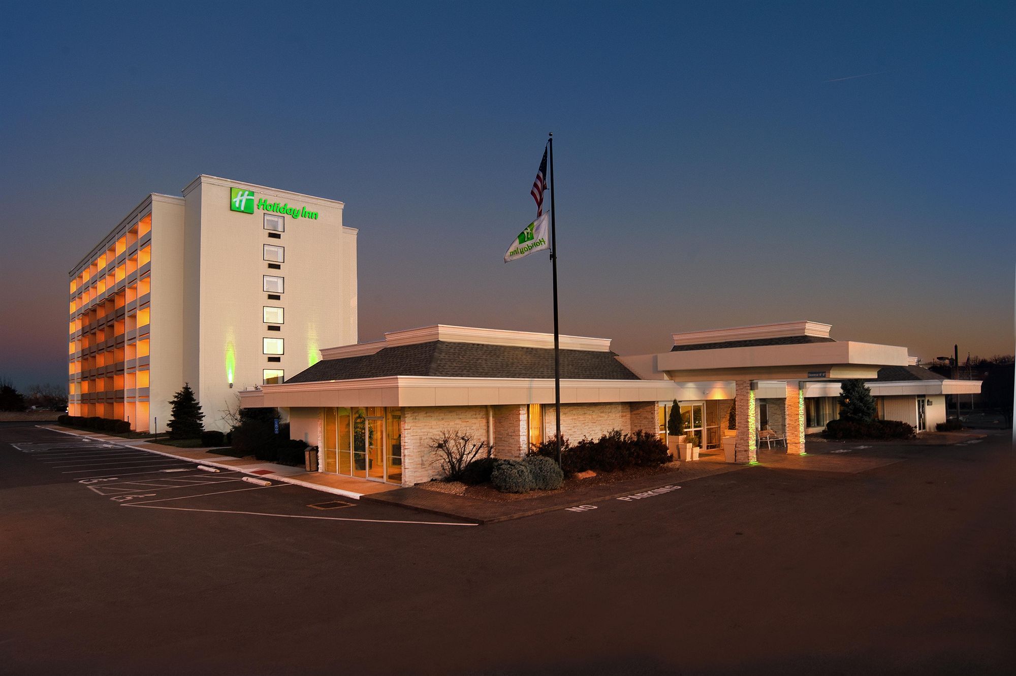 Discount Coupon for Holiday Inn St. Louis Forest Park/Hampton Ave. in St Louis, Missouri