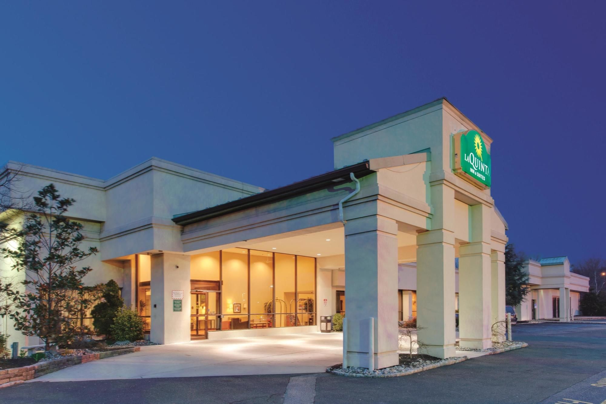 Discount Coupon for La Quinta Inn & Suites Fairfield in Fairfield, New