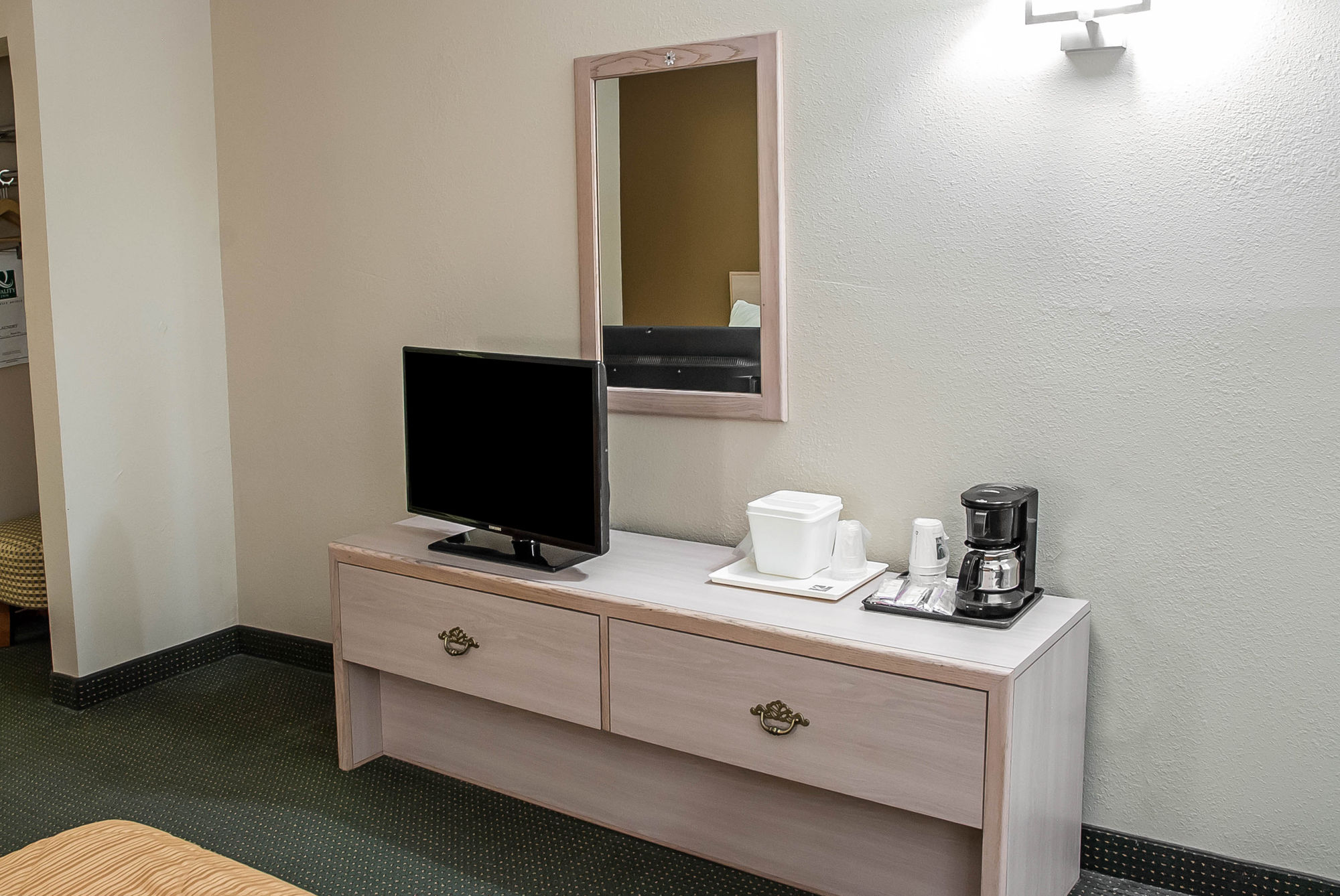 Quality Inn Near Six Flags St. Louis in Pacific, MO