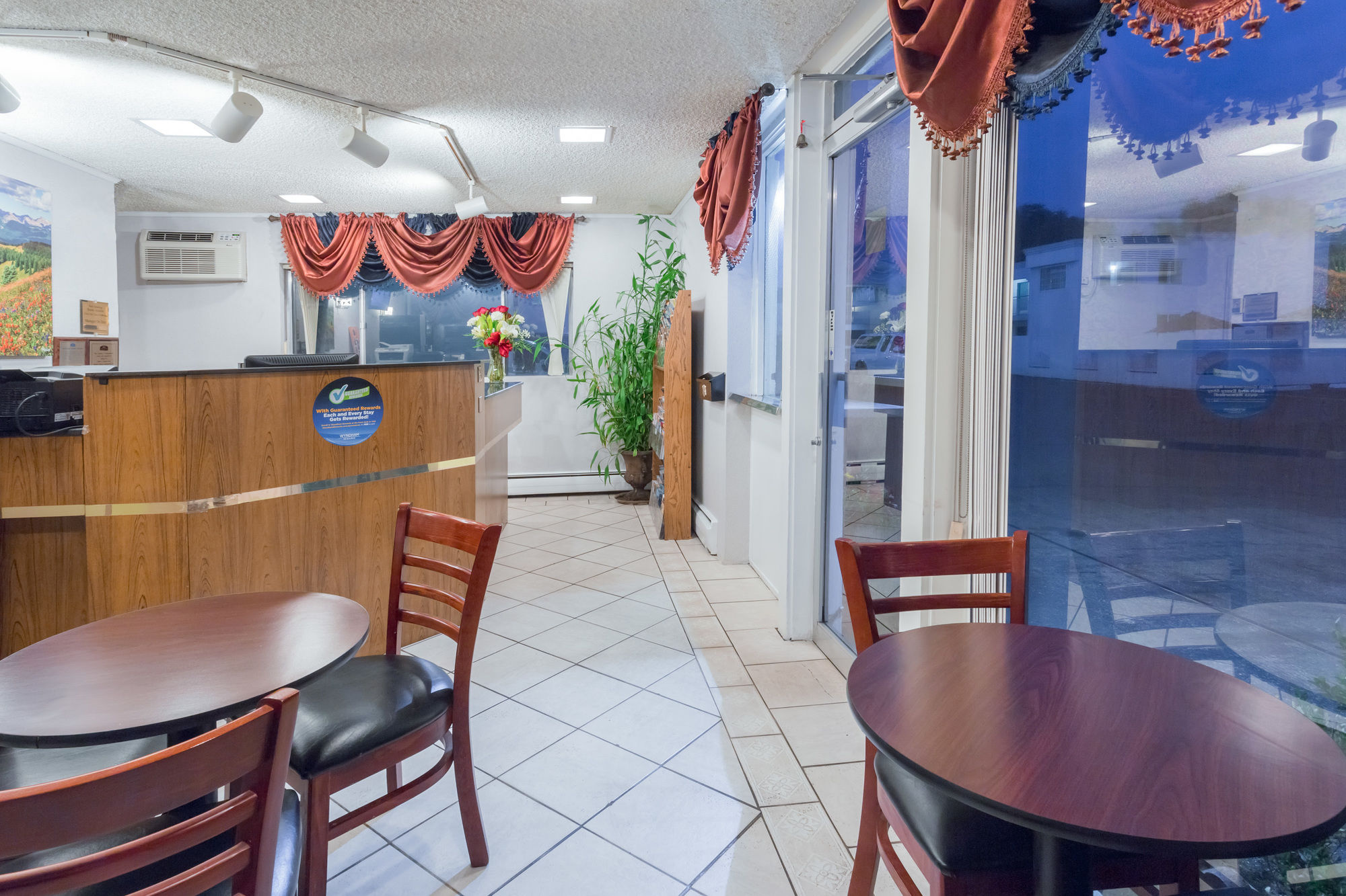 Discount Coupon for Howard Johnson Express Inn Colorado Springs in