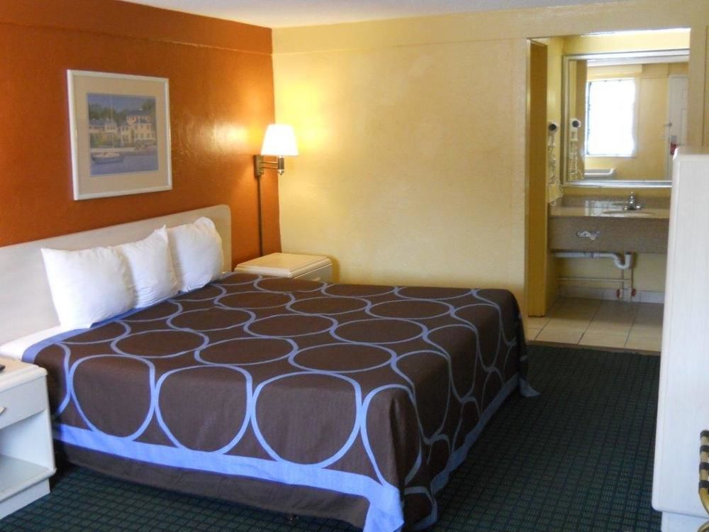 Super 8 Motel Lantana West Palm Beach in Lantana, FL