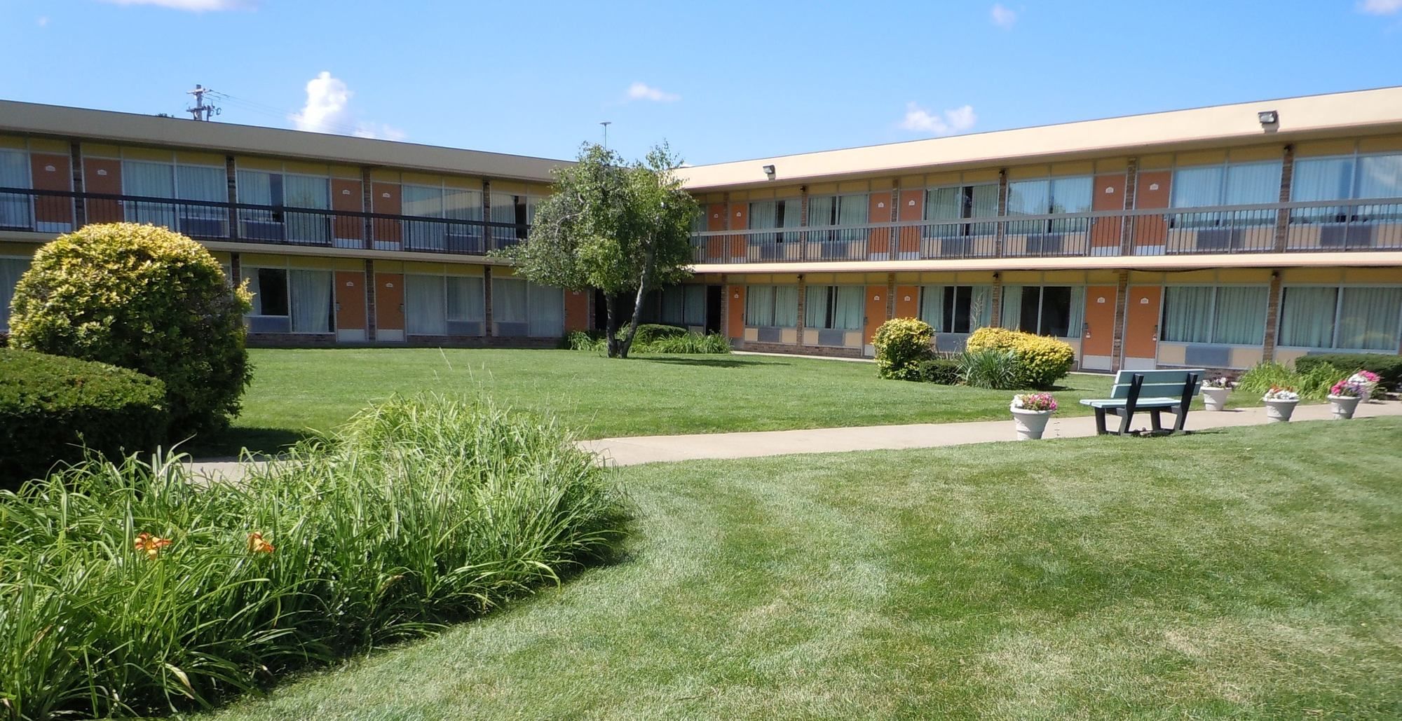 Red Roof Inn & Suites Battle Creek in Battle Creek, MI