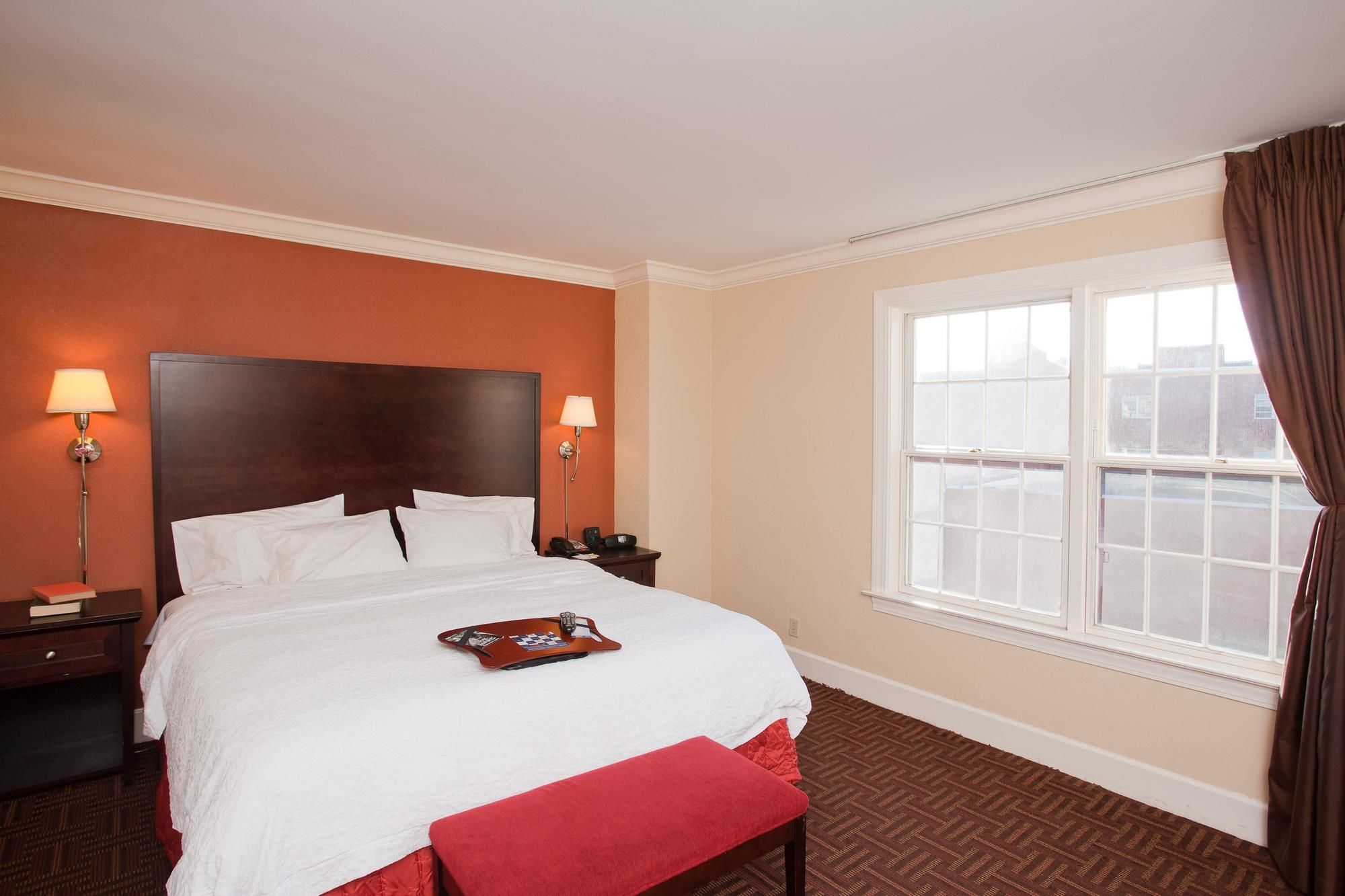 Discount Coupon for Hampton Inn and Suites in Stamford, Connecticut