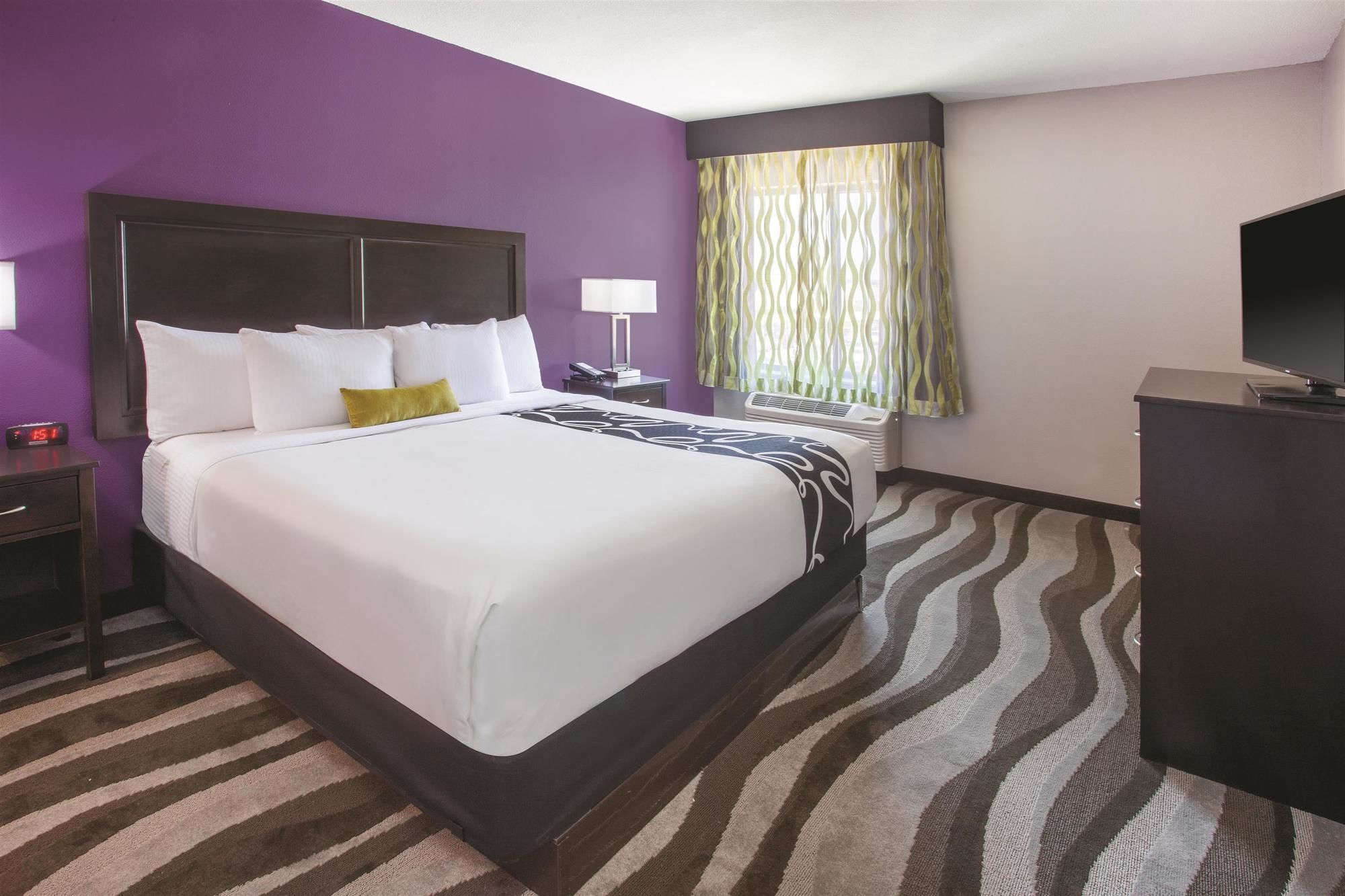 Discount Coupon for Baymont Inn & Suites Cedar Rapids in Cedar Rapids
