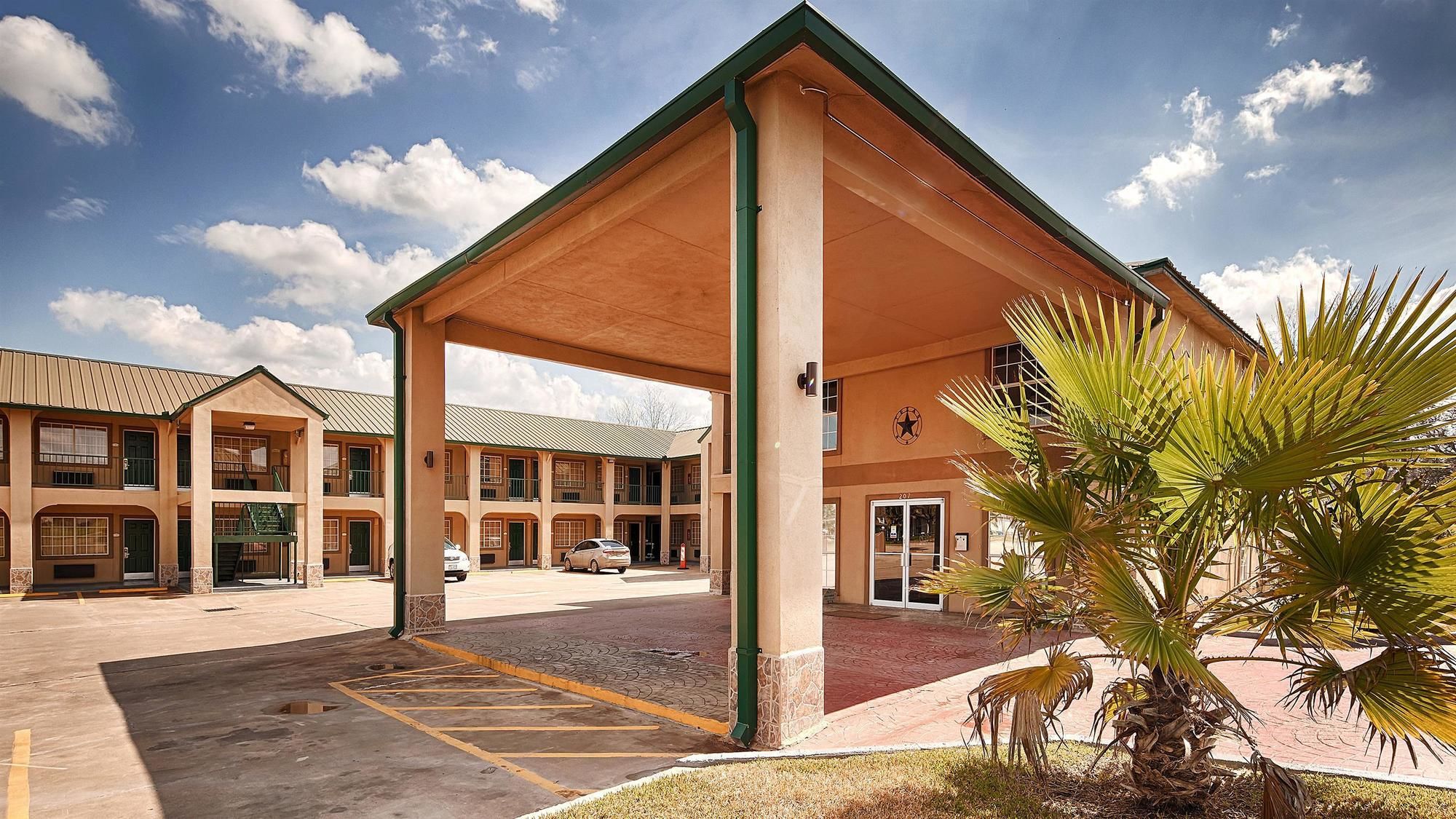 Best Western Executive Inn in Hallettsville, TX