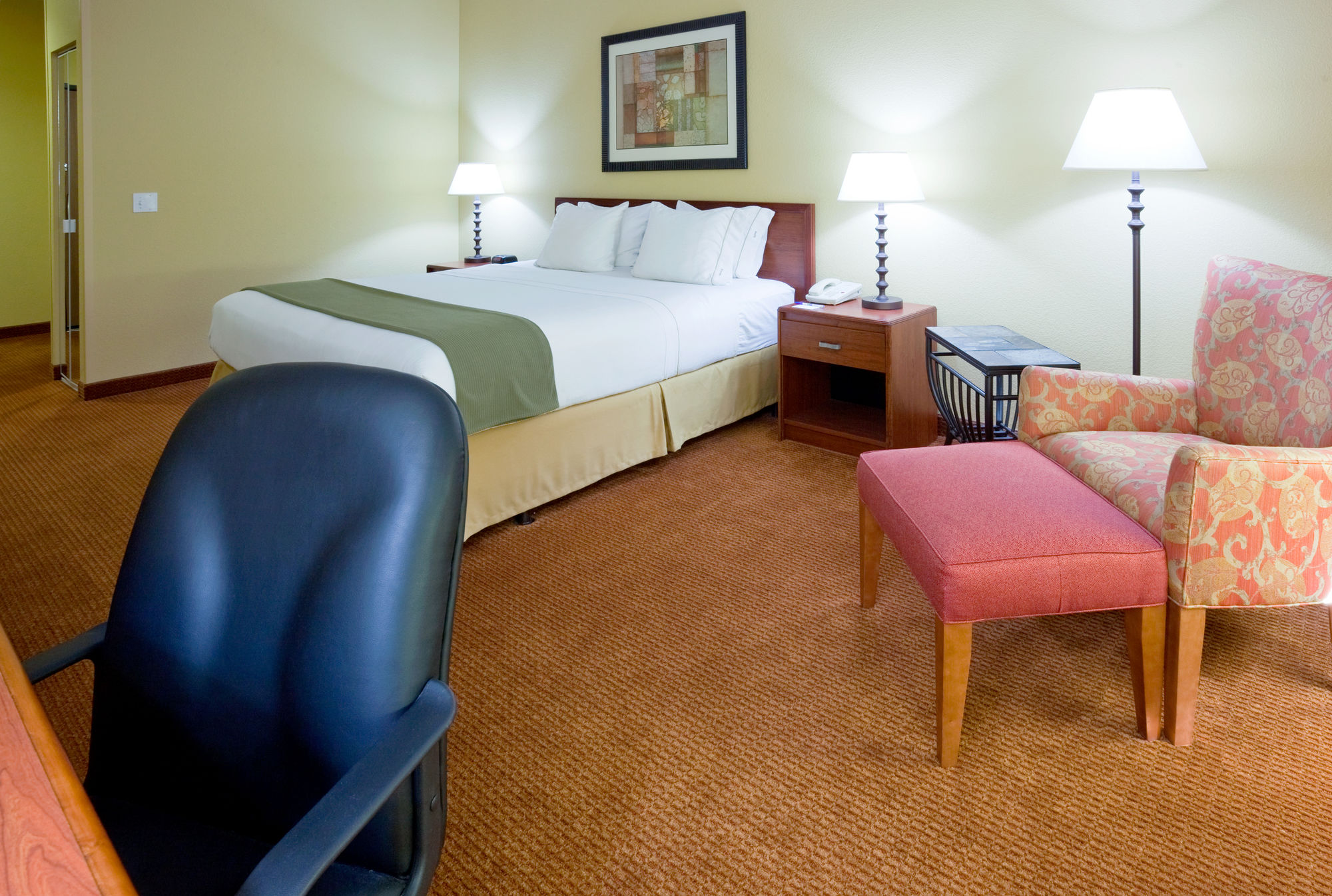 Holiday Inn Express and Suites Stevens Point in Stevens Point, WI