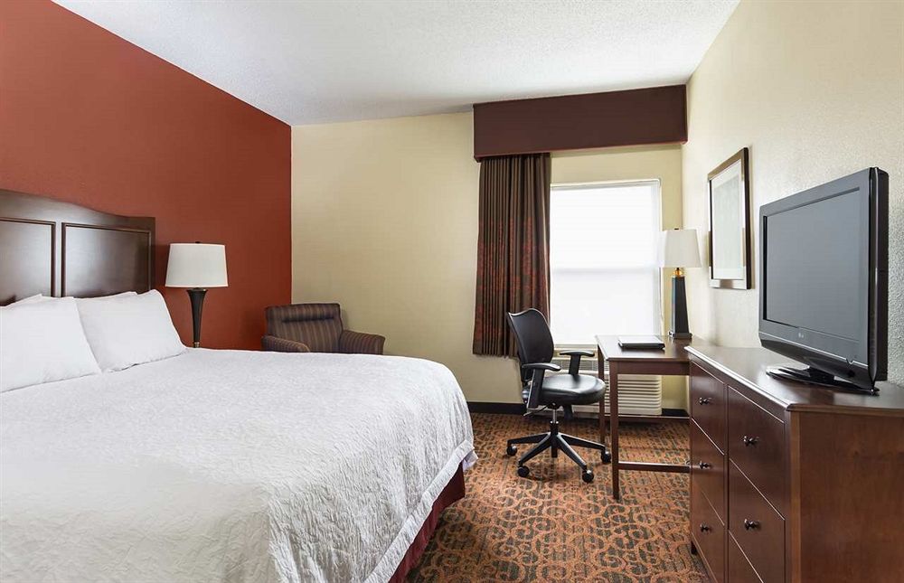 Discount Coupon for Hampton Inn Battle Creek in Battle Creek, Michigan Save Money!
