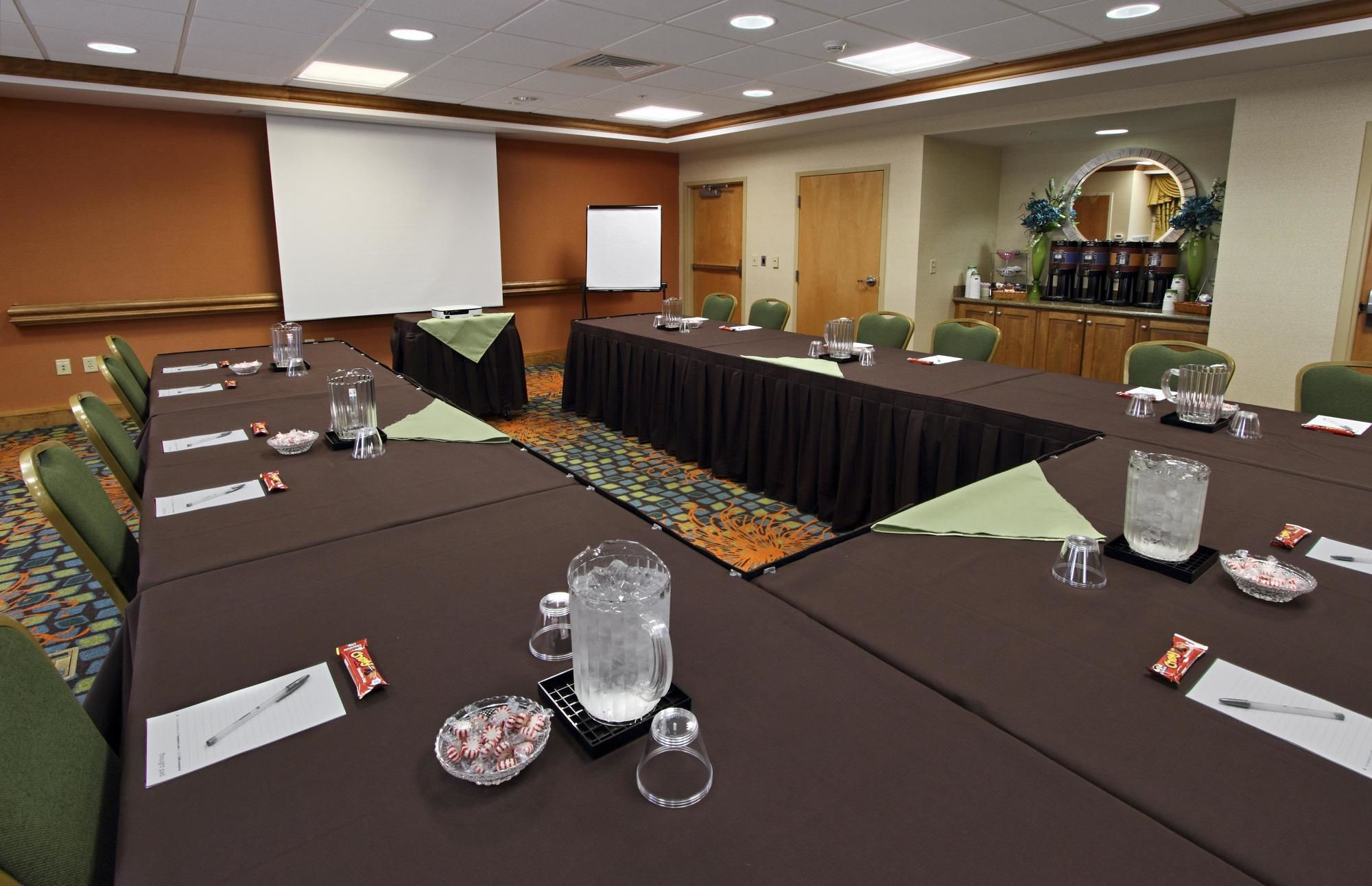 Discount Coupon for Hampton Inn Hagerstown Maugansville in Hagerstown