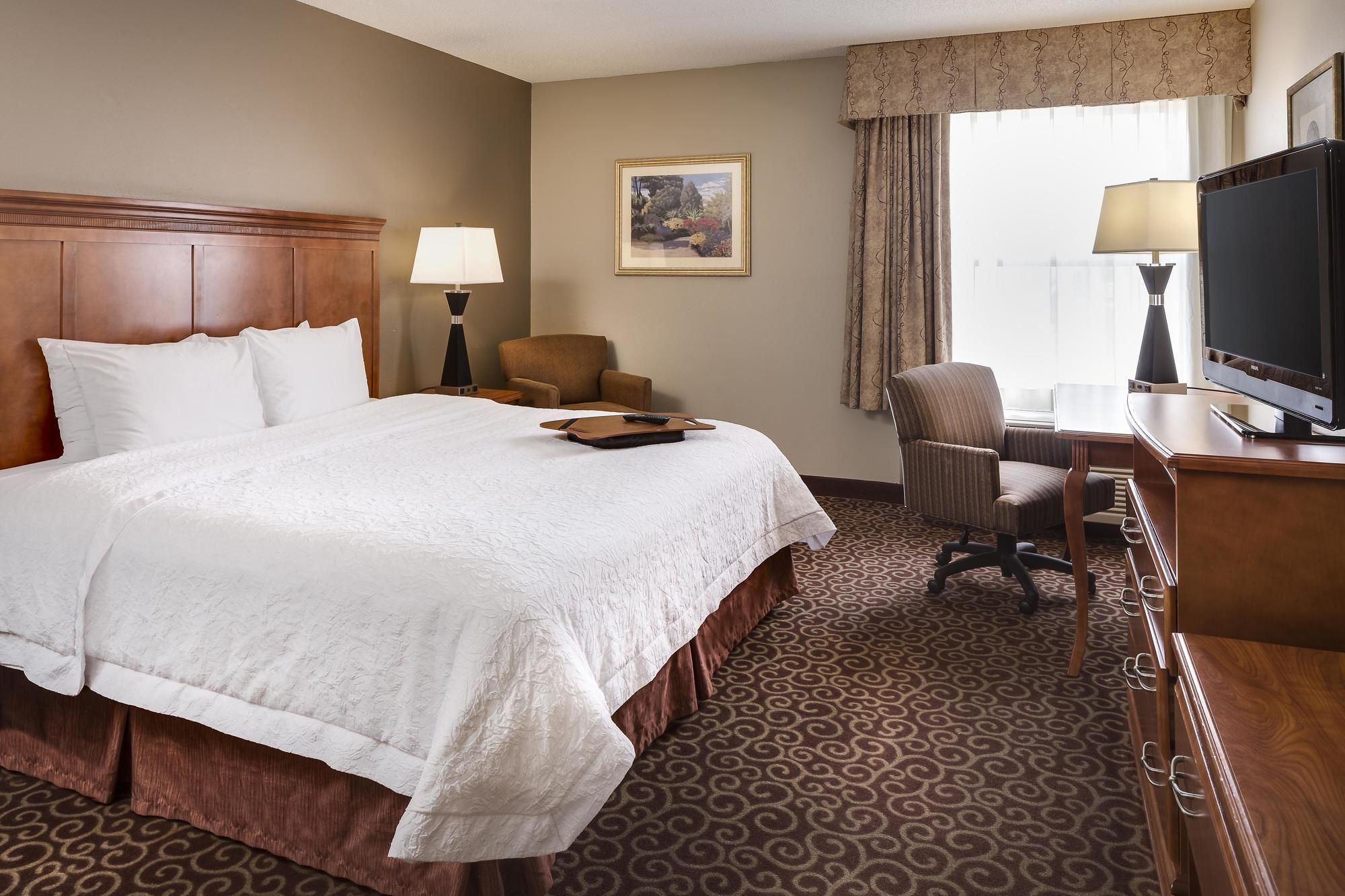 Discount Coupon for Hampton Inn South Heritage Park in Lincoln