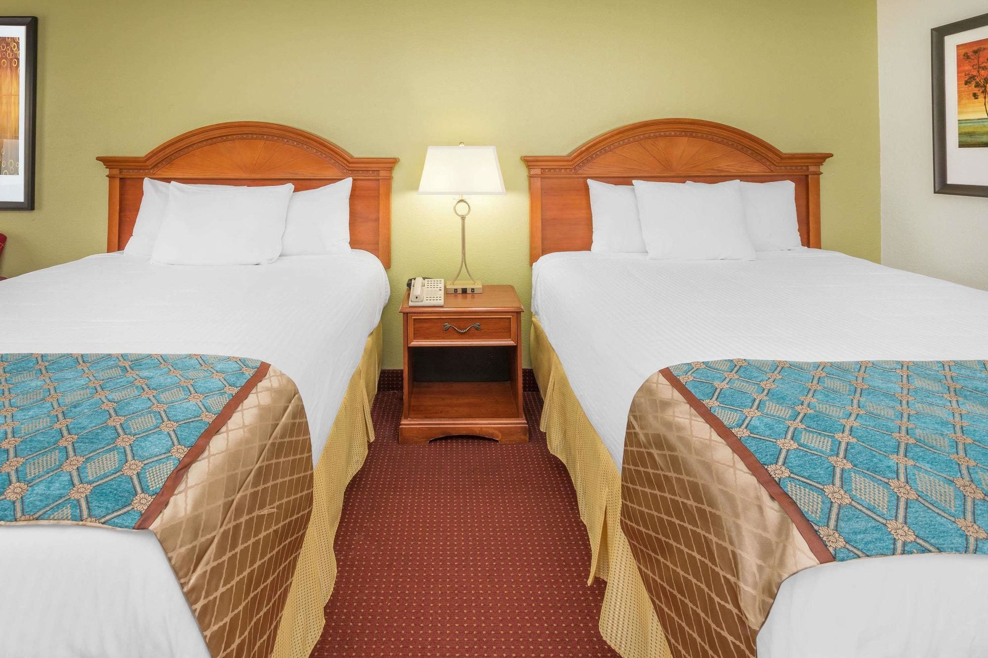 Discount Coupon for Baymont Inn & Suites Orangeburg North in Orangeburg