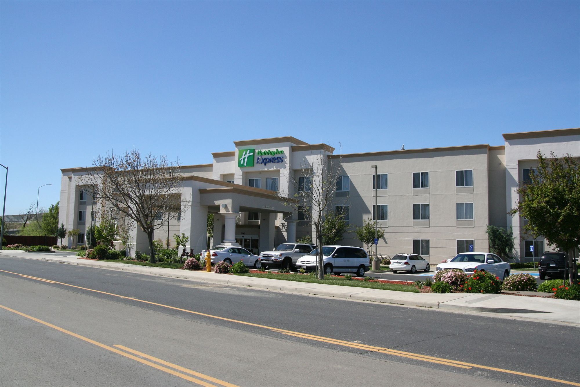 Discount Coupon for Holiday Inn Express Stockton Southeast in Stockton