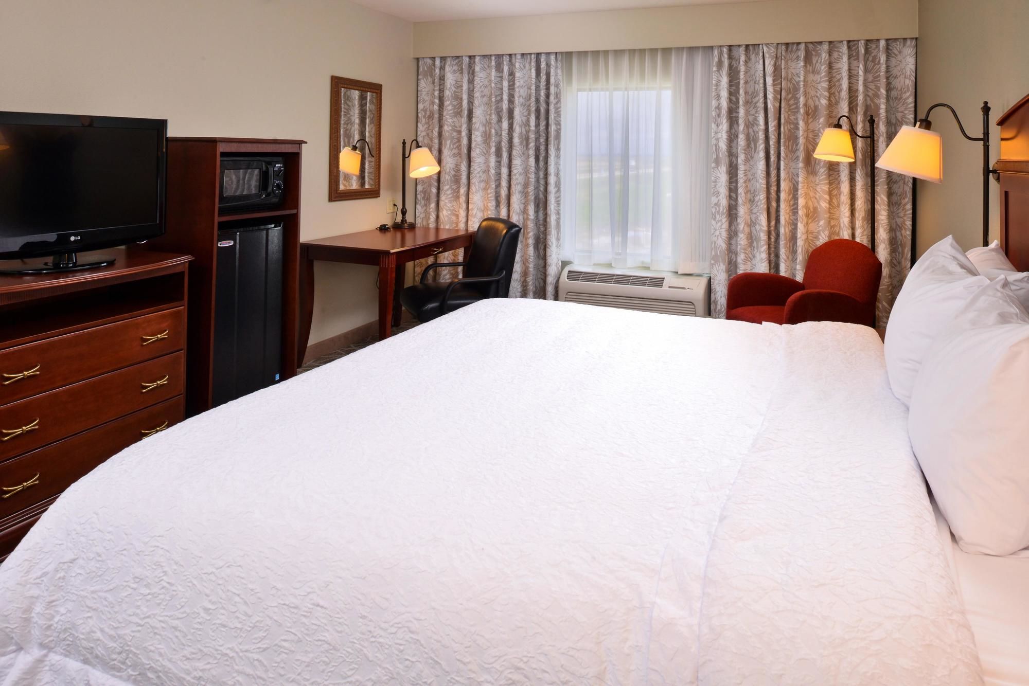Discount Coupon for Hampton Inn Litchfield in Litchfield, Illinois