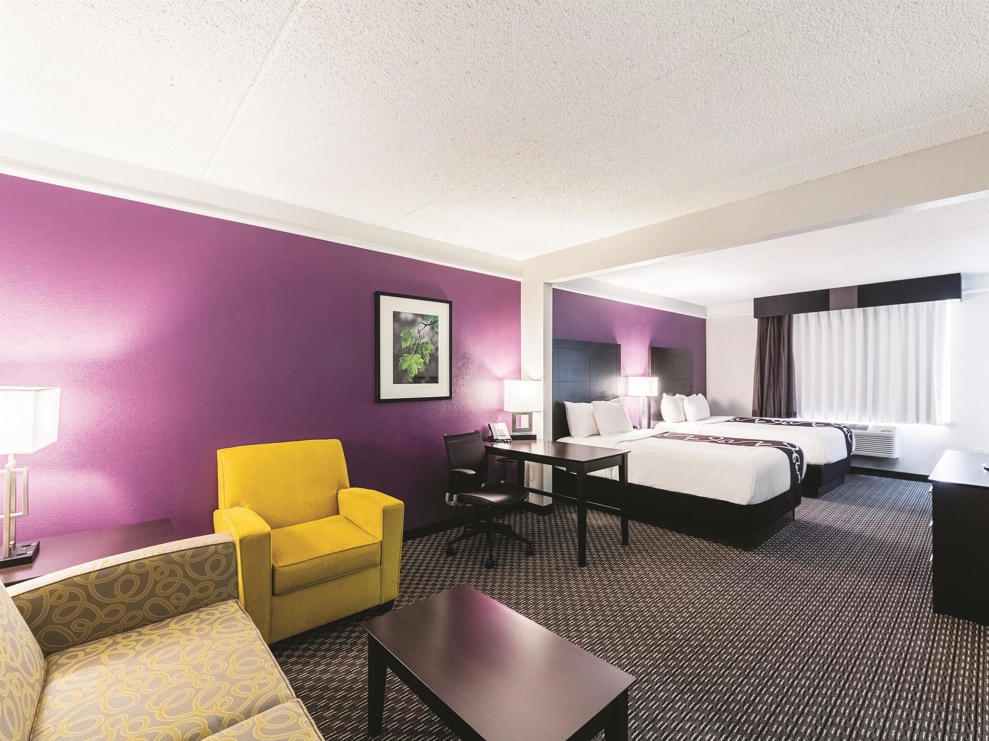 Discount Coupon for La Quinta Inn & Suites San Antonio Downtown in San