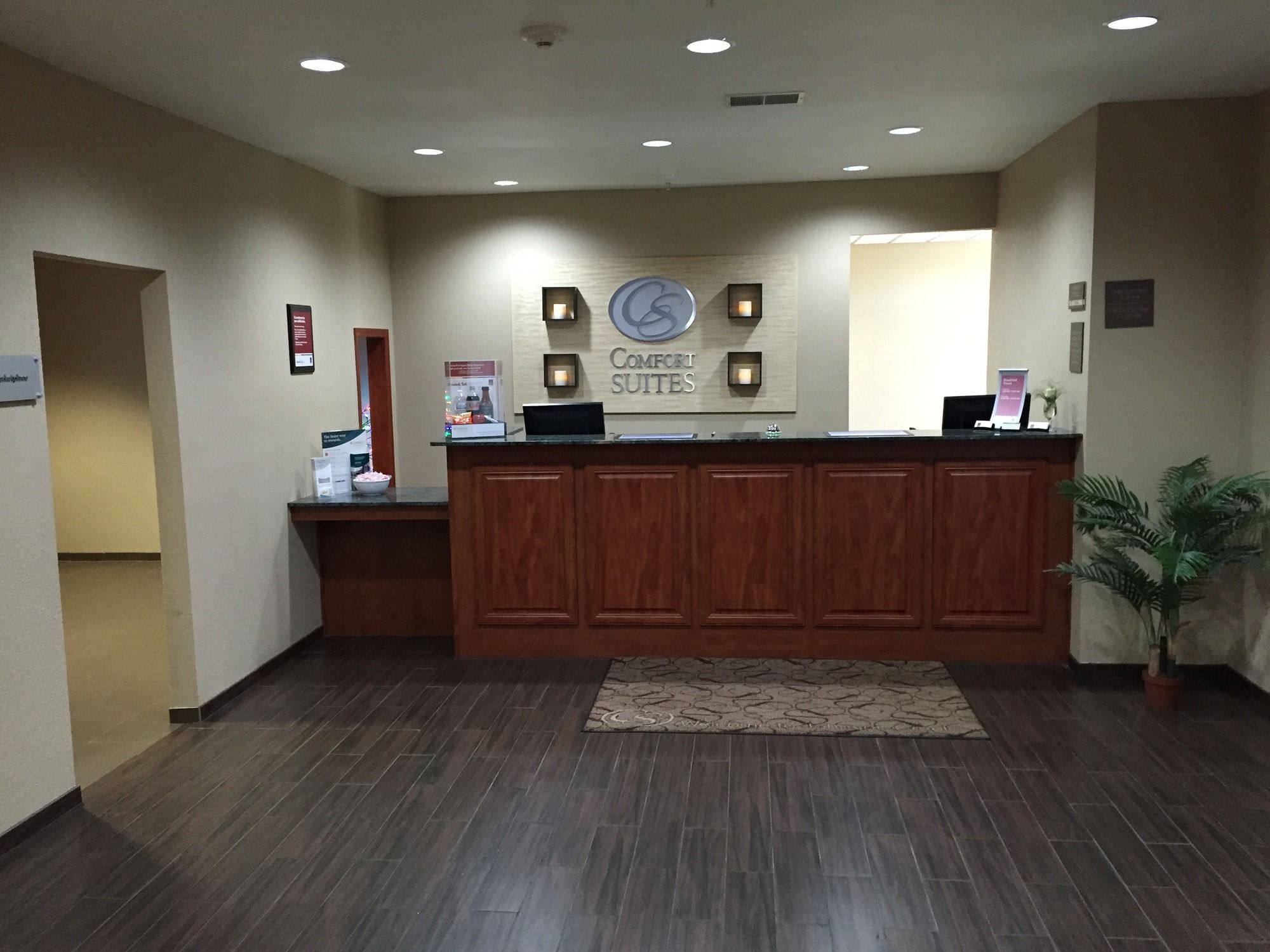 Discount Coupon for Comfort Suites in Johnson Creek, Wisconsin Save