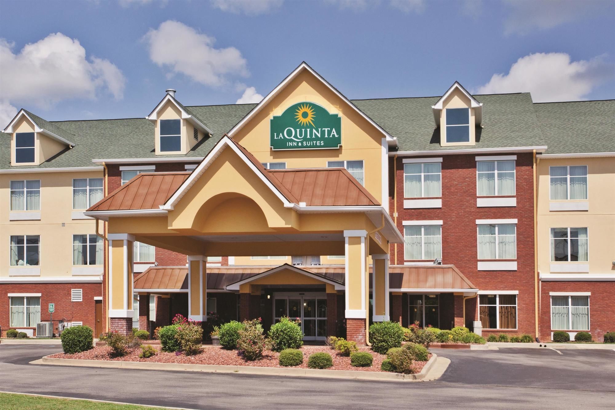 Discount Coupon for LaQuinta Inn & Suites in Oxford, Alabama Save Money!
