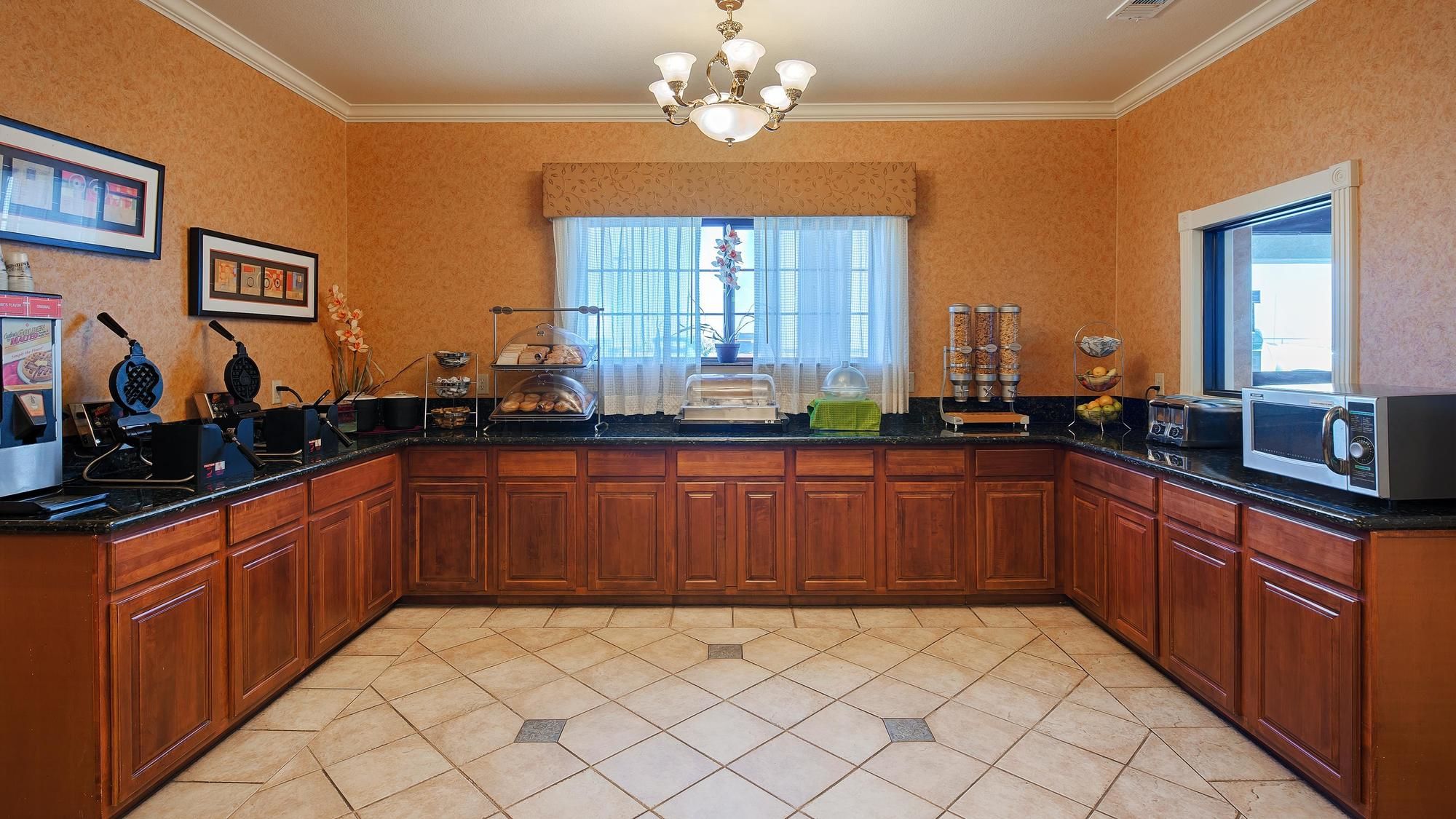 Discount Coupon for Best Western Henrietta Inn & Suites in Henrietta