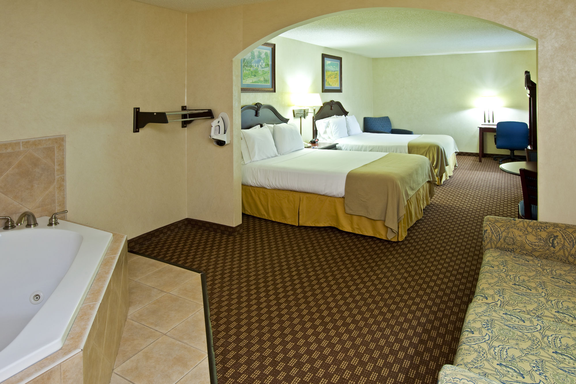 Holiday Inn Express Hotel & Suites Frankfort in Frankfort, KY