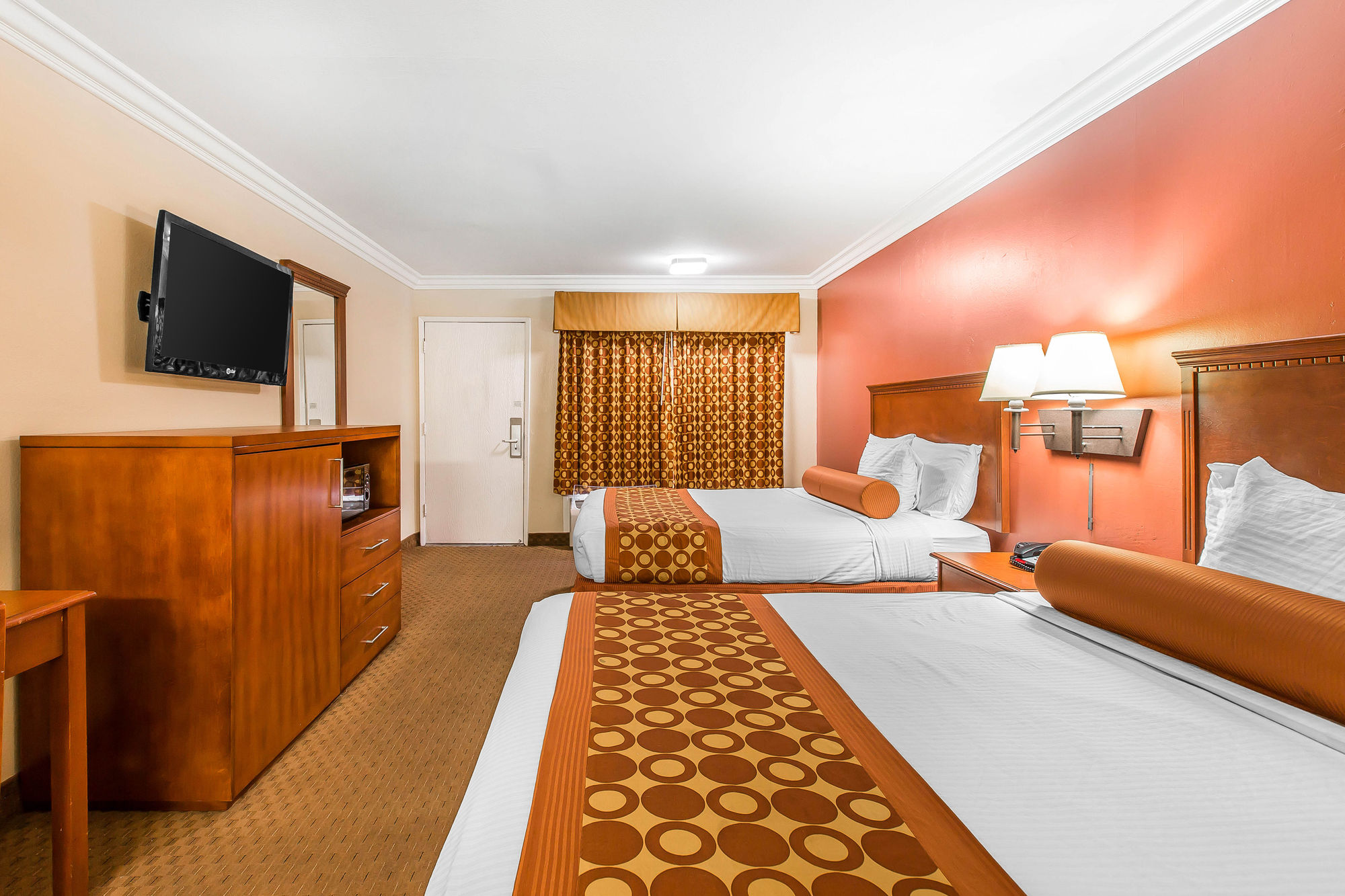 Rodeway Inn & Suites Canyon Lake in Canyon Lake, ca