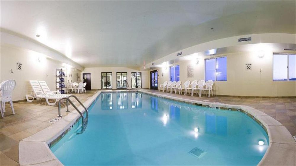 Discount Coupon for Holiday Inn Express Hotel & Suites AltoonaDes