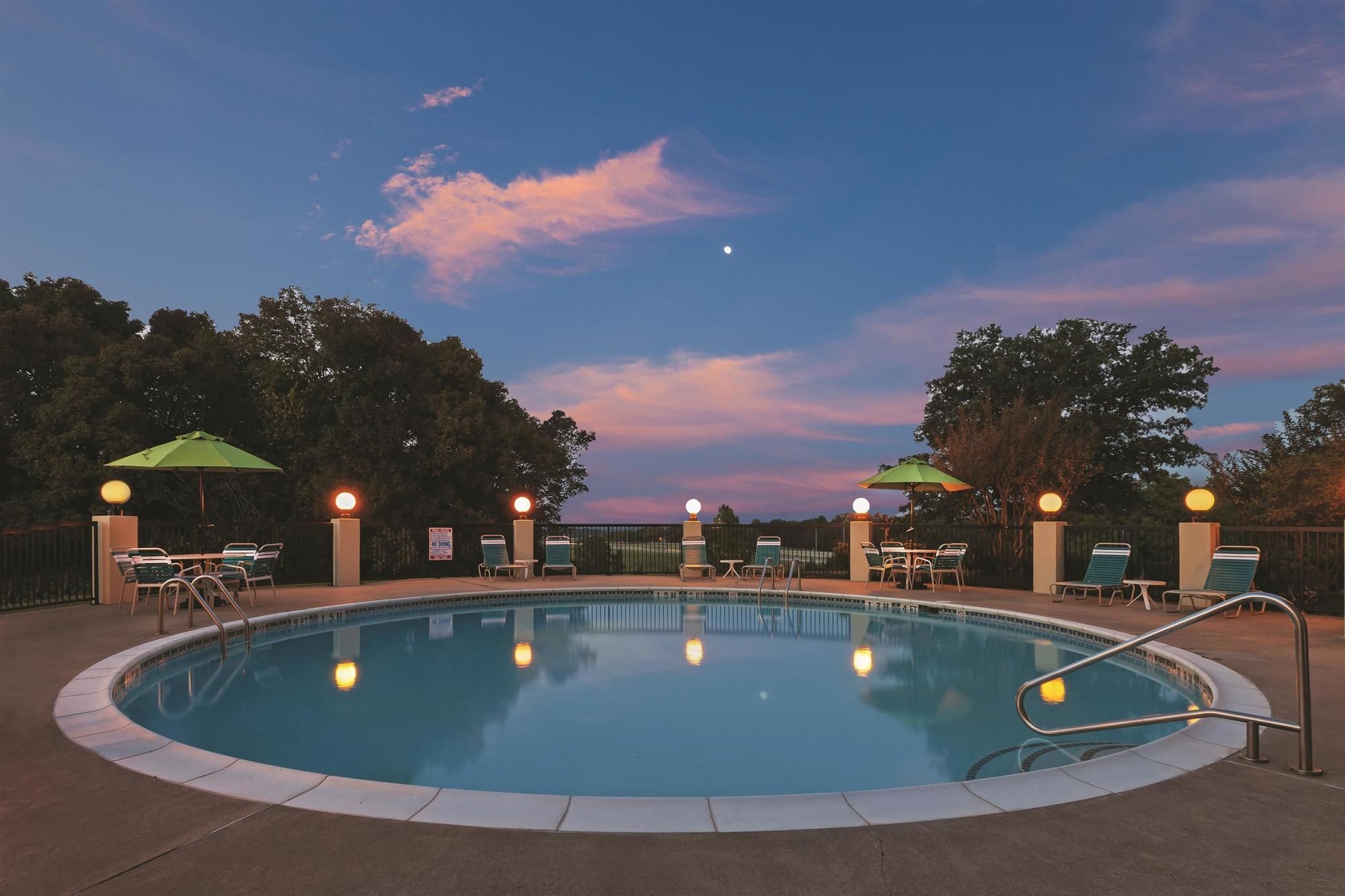 Discount Coupon for La Quinta Inn & Suites Denison North Lake Texoma