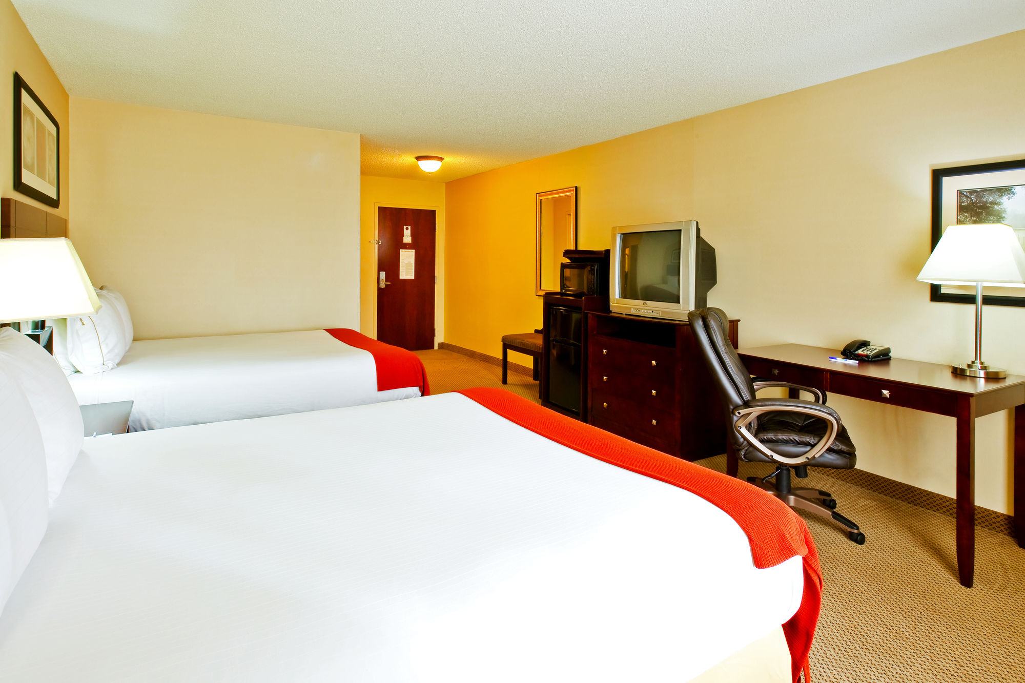 Discount Coupon for Holiday Inn Express & Suites Dickson in Dickson, Tennessee Save Money!