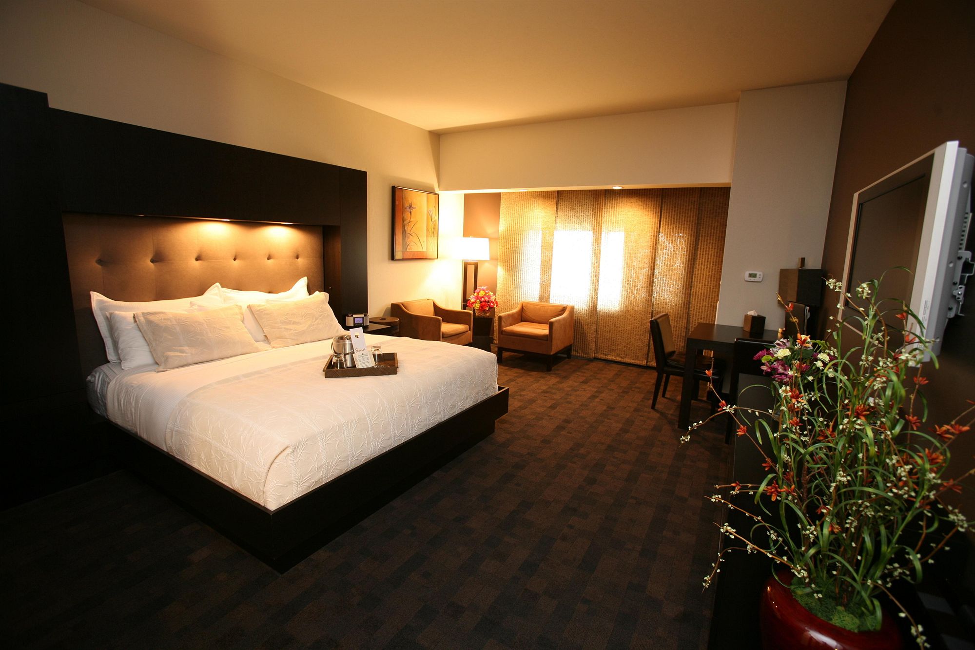 Discount Coupon for The PZAZZ  Resort Hotel and Catfish Bend Inn Spa